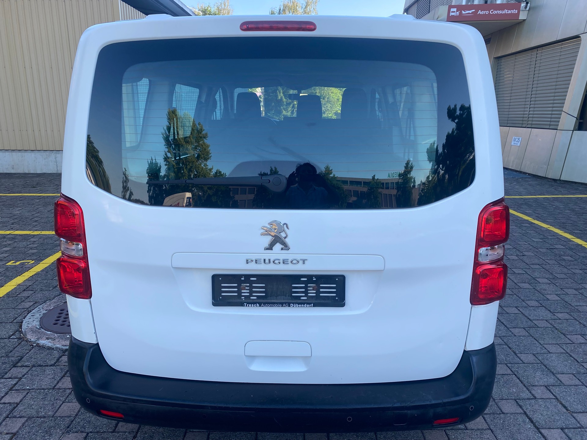 PEUGEOT Traveller 1.6 BlueHDi Business Standard 6 Sitz-image-5
