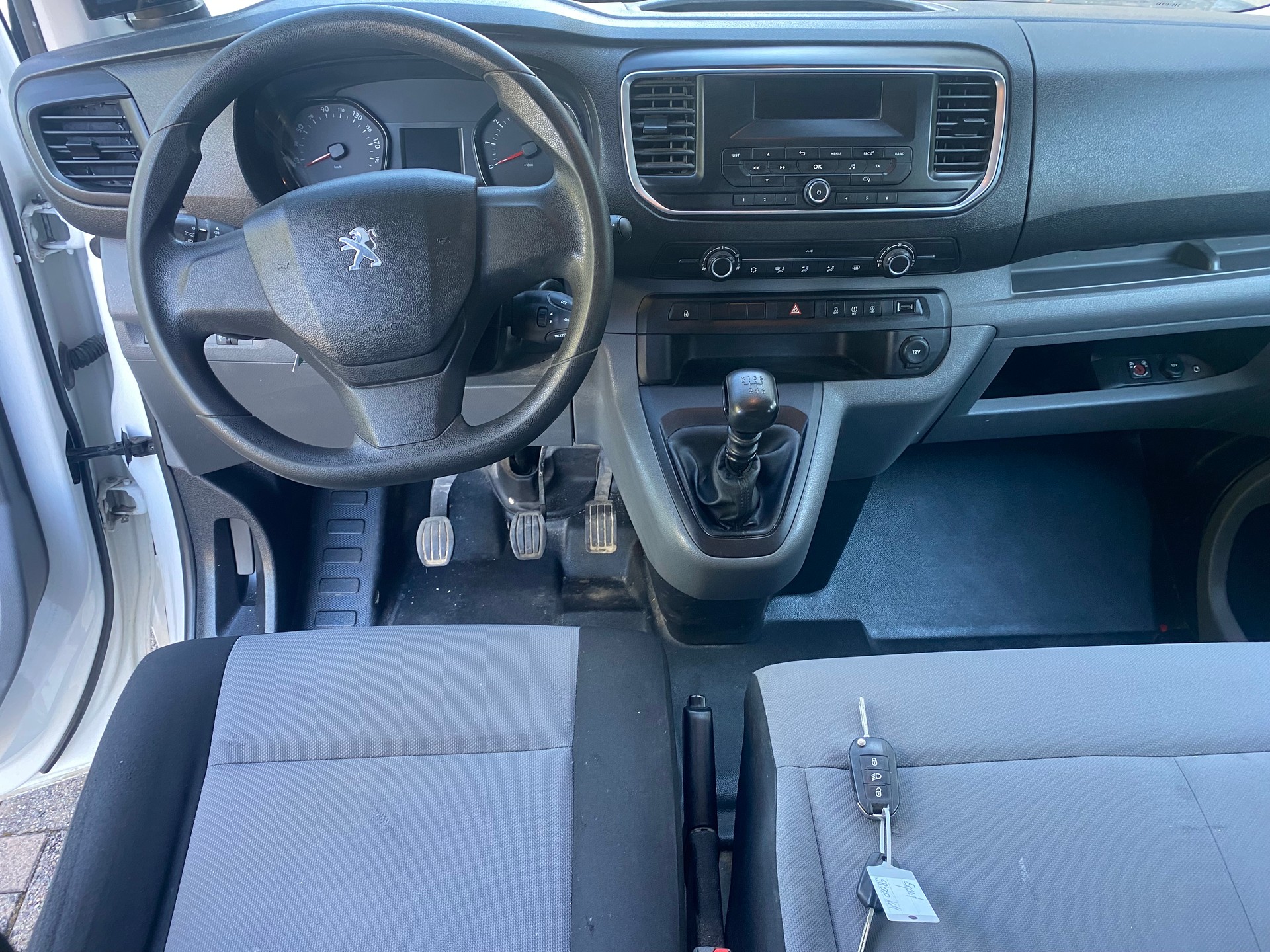 PEUGEOT Traveller 1.6 BlueHDi Business Standard 6 Sitz-image-9