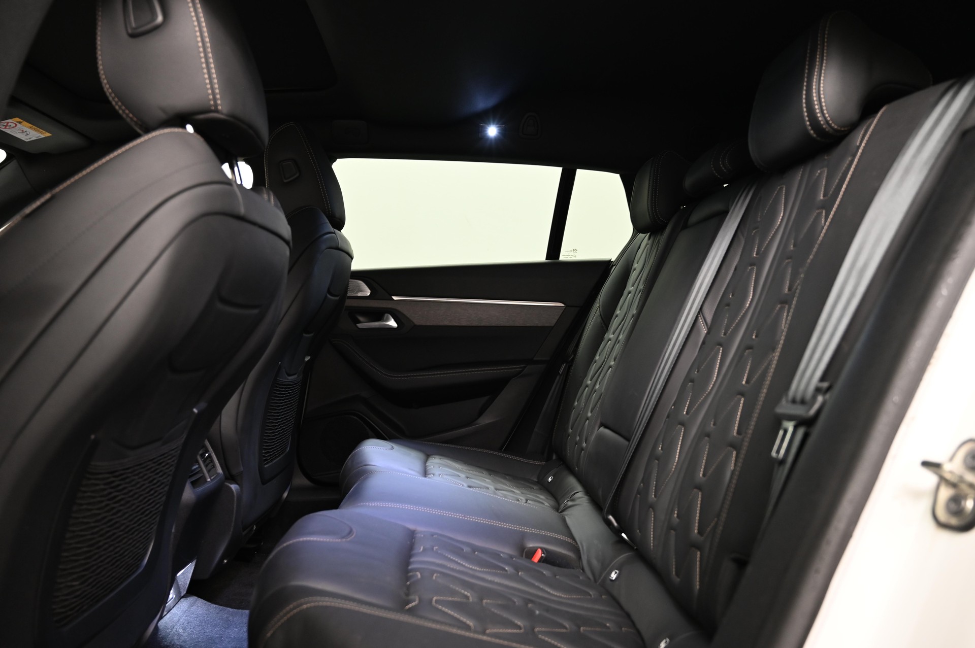 PEUGEOT 508 SW 1.6 Plug-in Hybrid GT-image-6