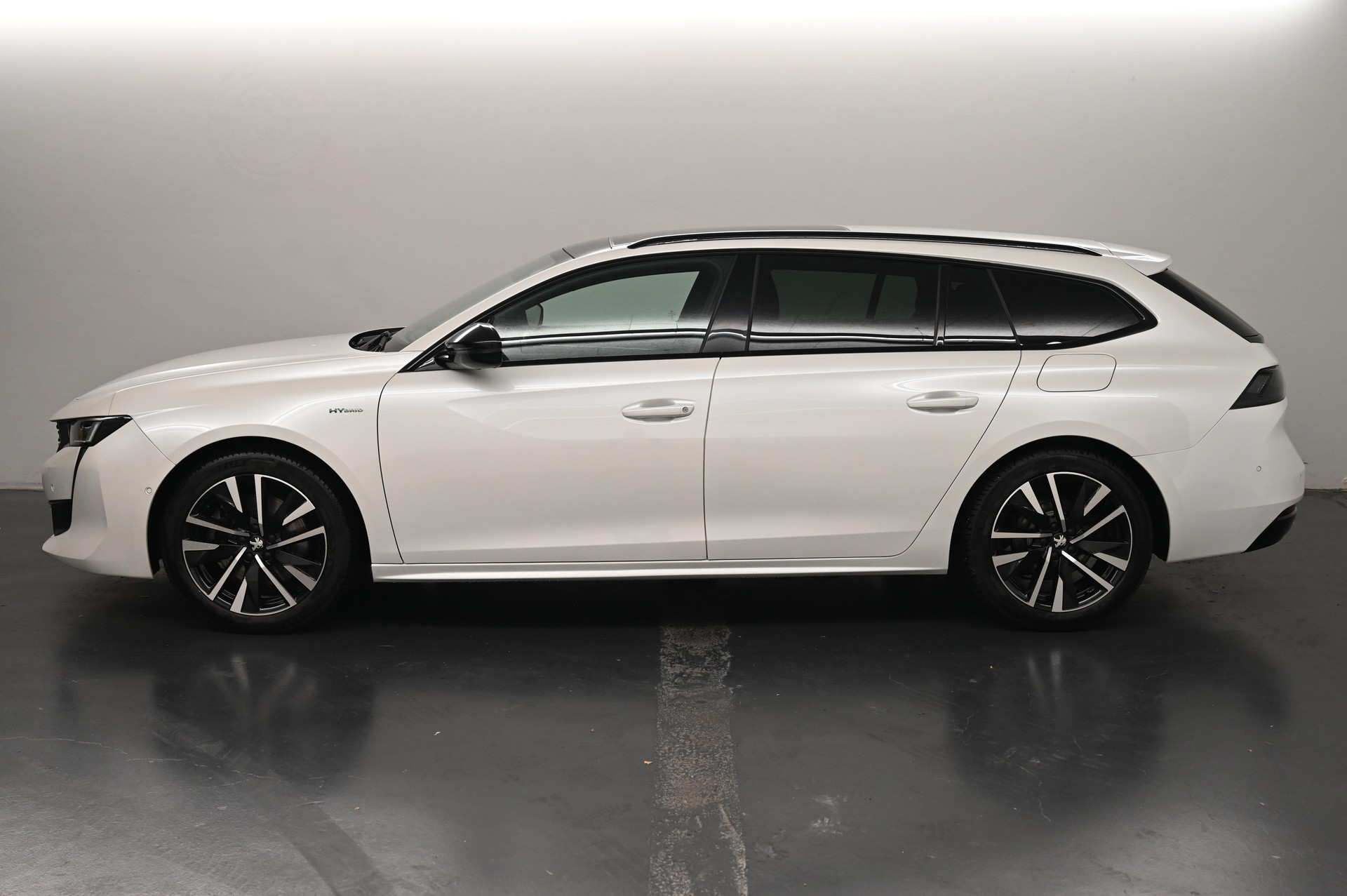 PEUGEOT 508 SW 1.6 Plug-in Hybrid GT-showroom-element-3