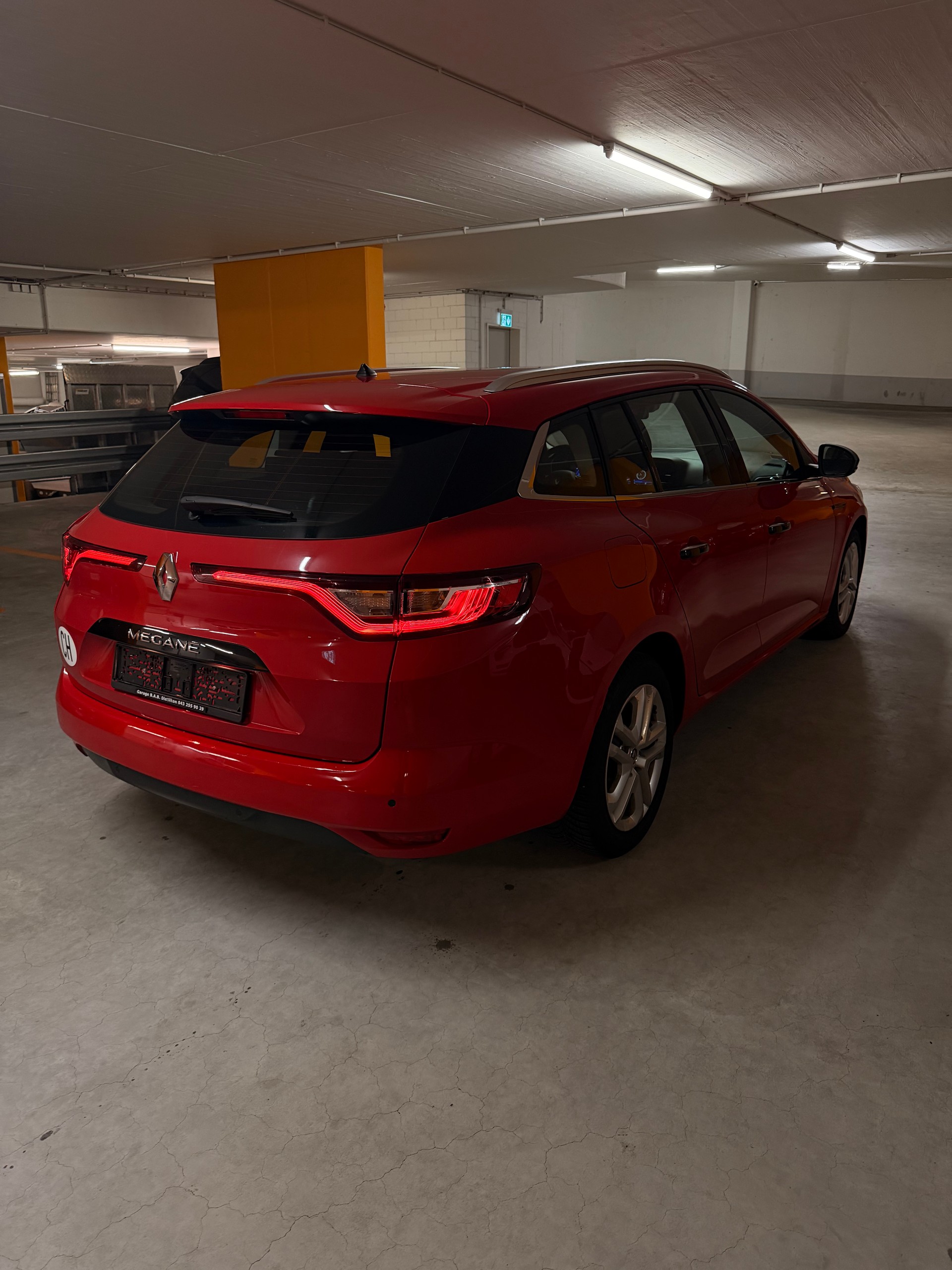 RENAULT Mégane Grandtour 1.5 dCi Business EDC-image-3