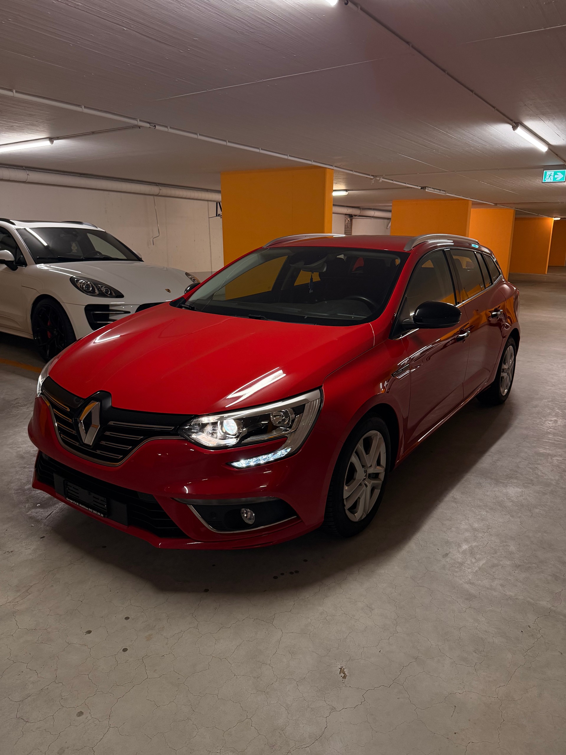 RENAULT Mégane Grandtour 1.5 dCi Business EDC-image-1