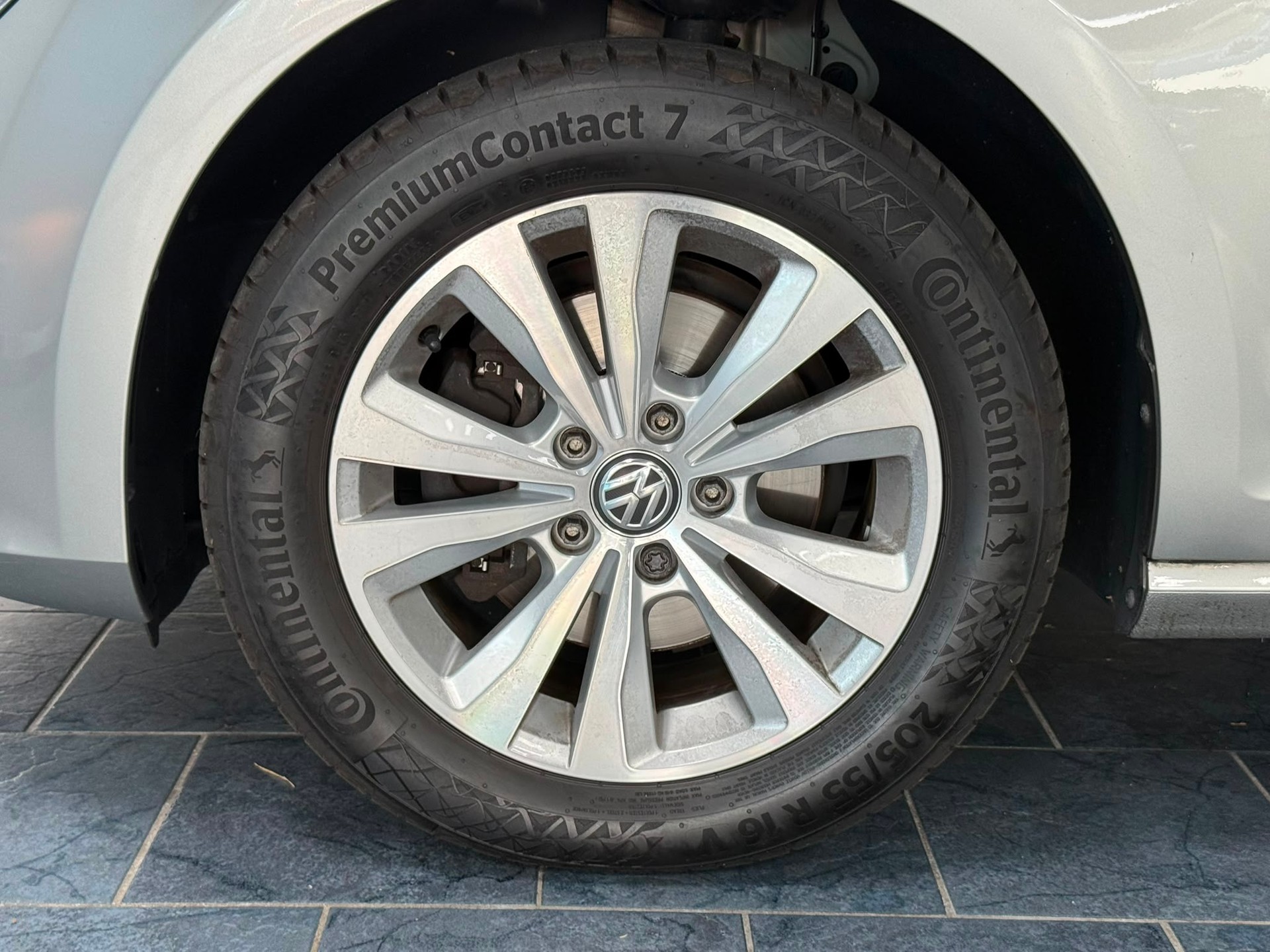 VW Golf Variant 1.6 TDI Comfortline DSG-image-26