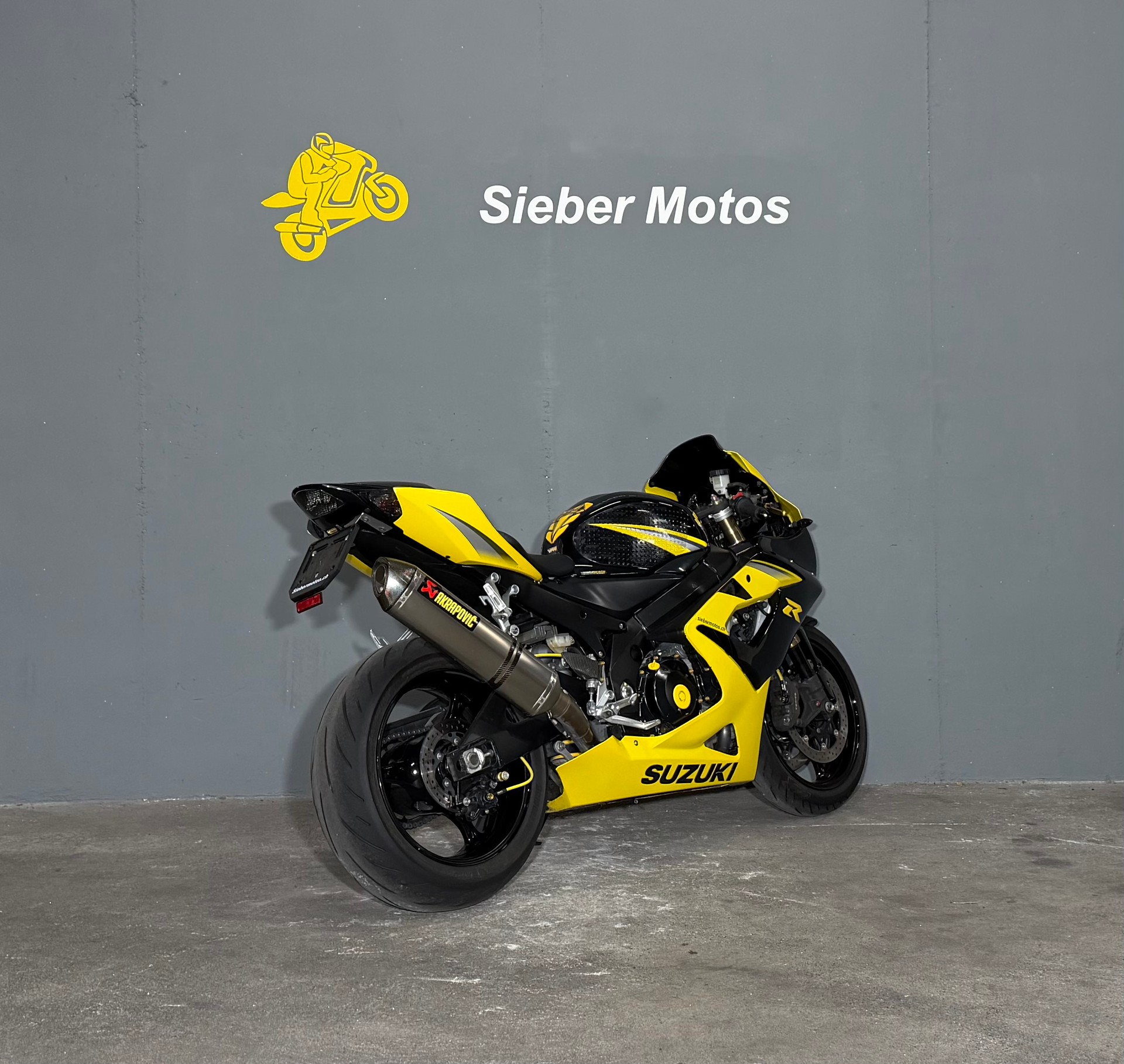 SUZUKI GSX-R1000-showroom-element-3