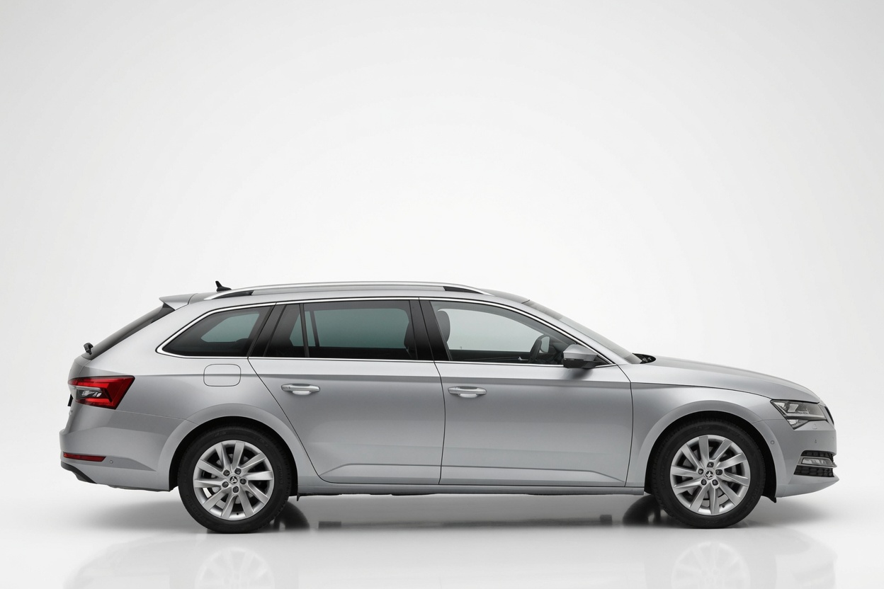 SKODA Superb Combi 2.0 TDi Style 4x4 DSG-image-5