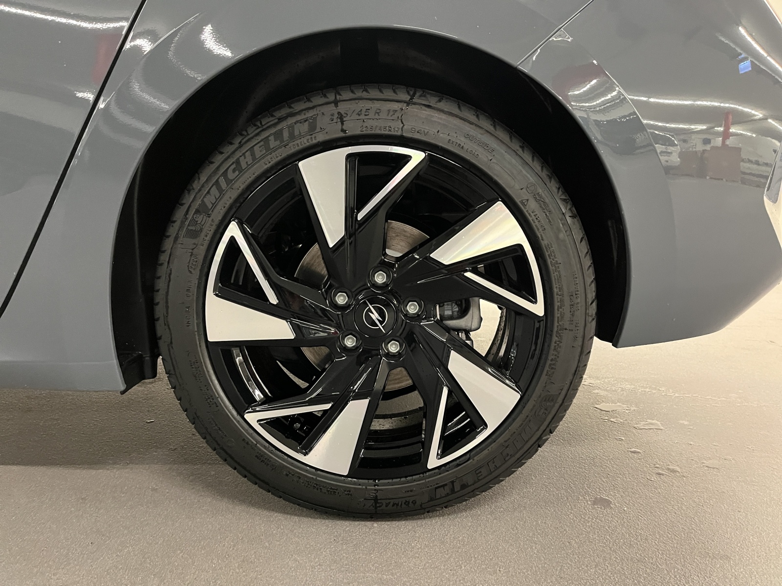 OPEL Astra 1.2 T Hybrid Edition-image-16