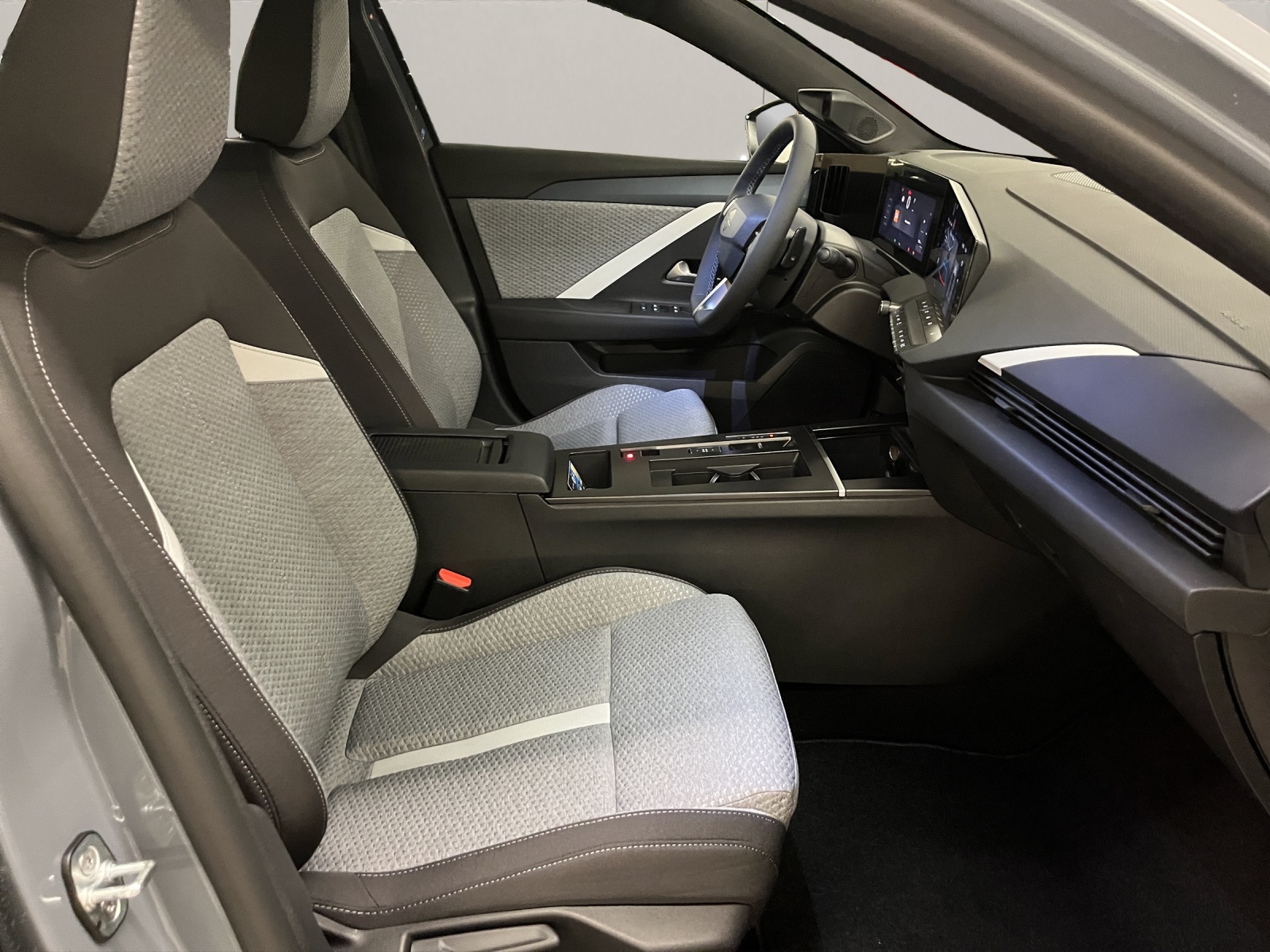 OPEL Astra 1.2 T Hybrid Edition-image-12