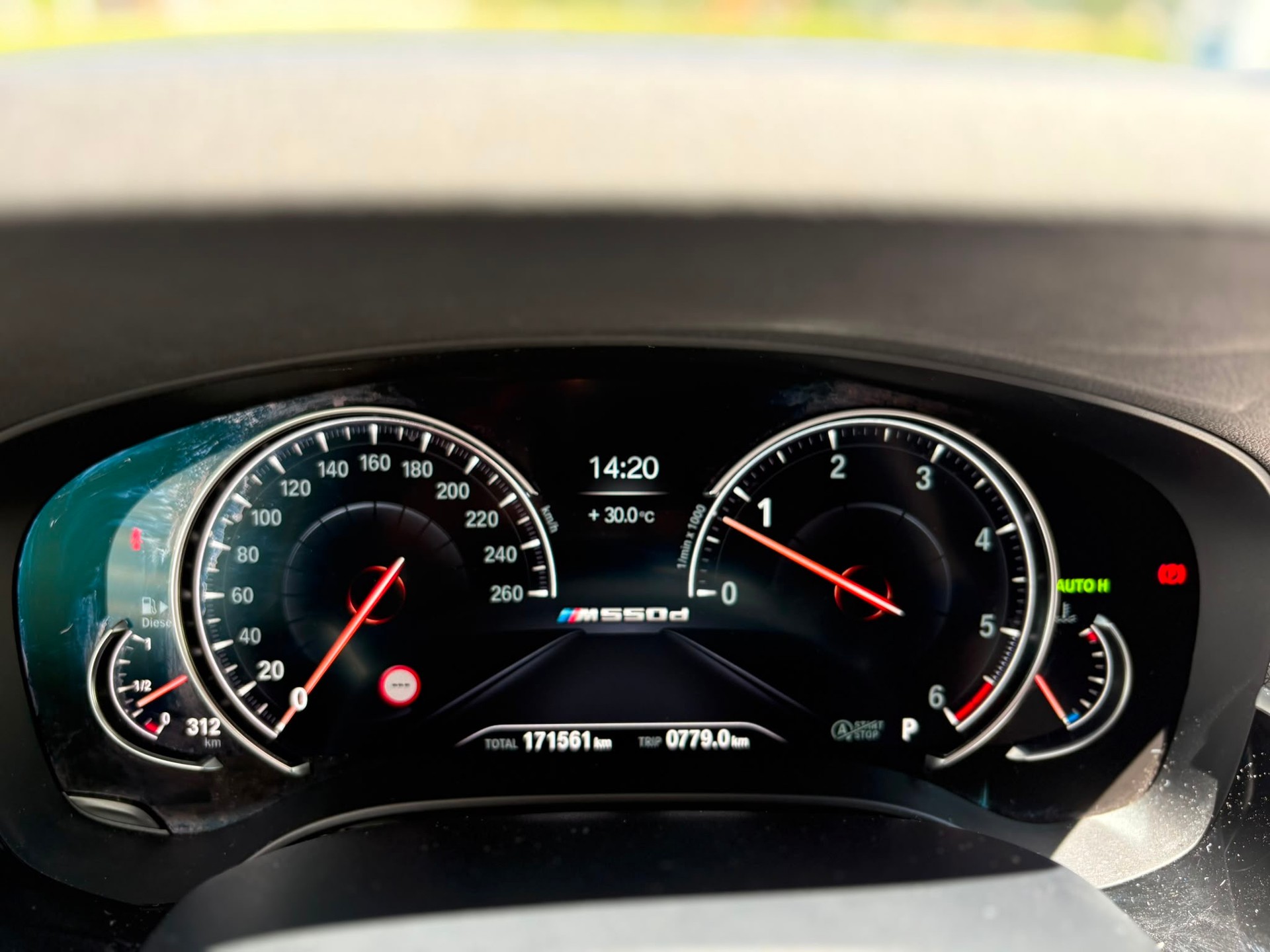 BMW M550d xDrive Touring Steptronic-image-8