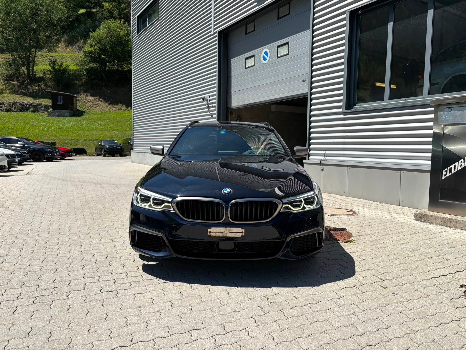 BMW M550d xDrive Touring Steptronic-image-1