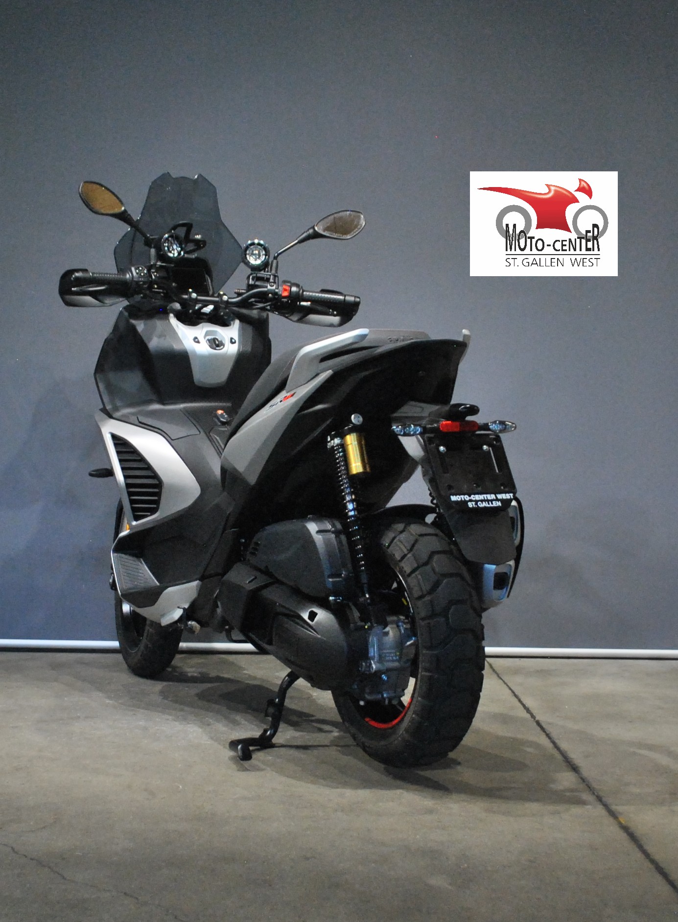 APRILIA SR 400 GT-showroom-element-3