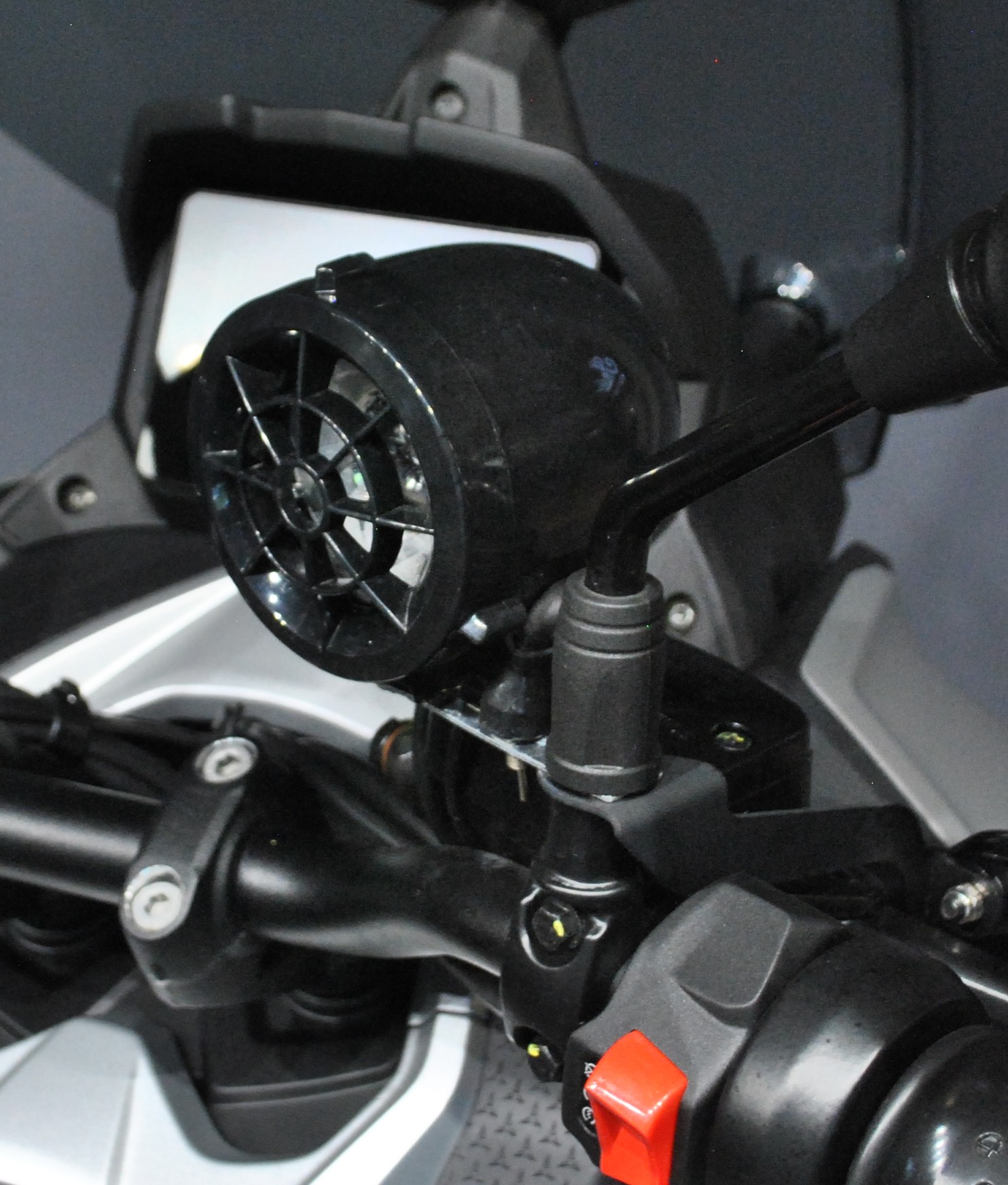 APRILIA SR 400 GT-image-6