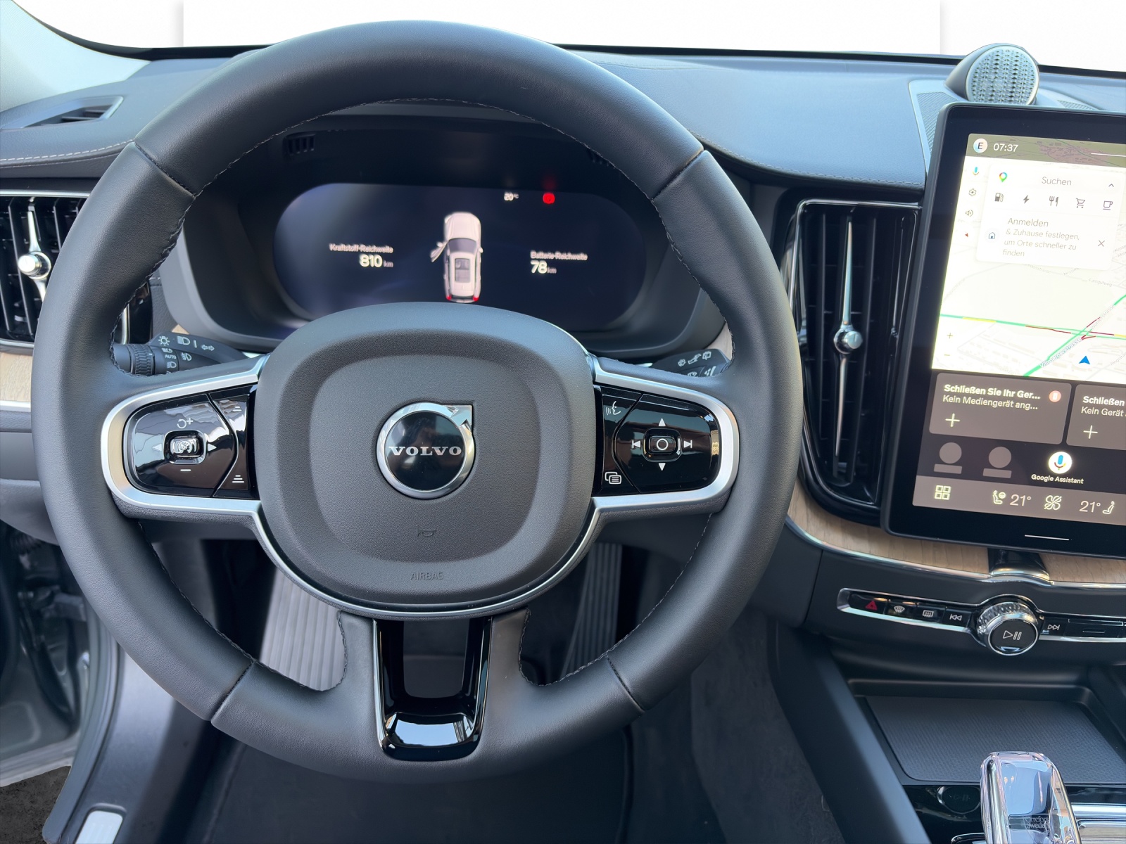 VOLVO XC60 2.0 T8 TE Ultra Dark eAWD-image-9