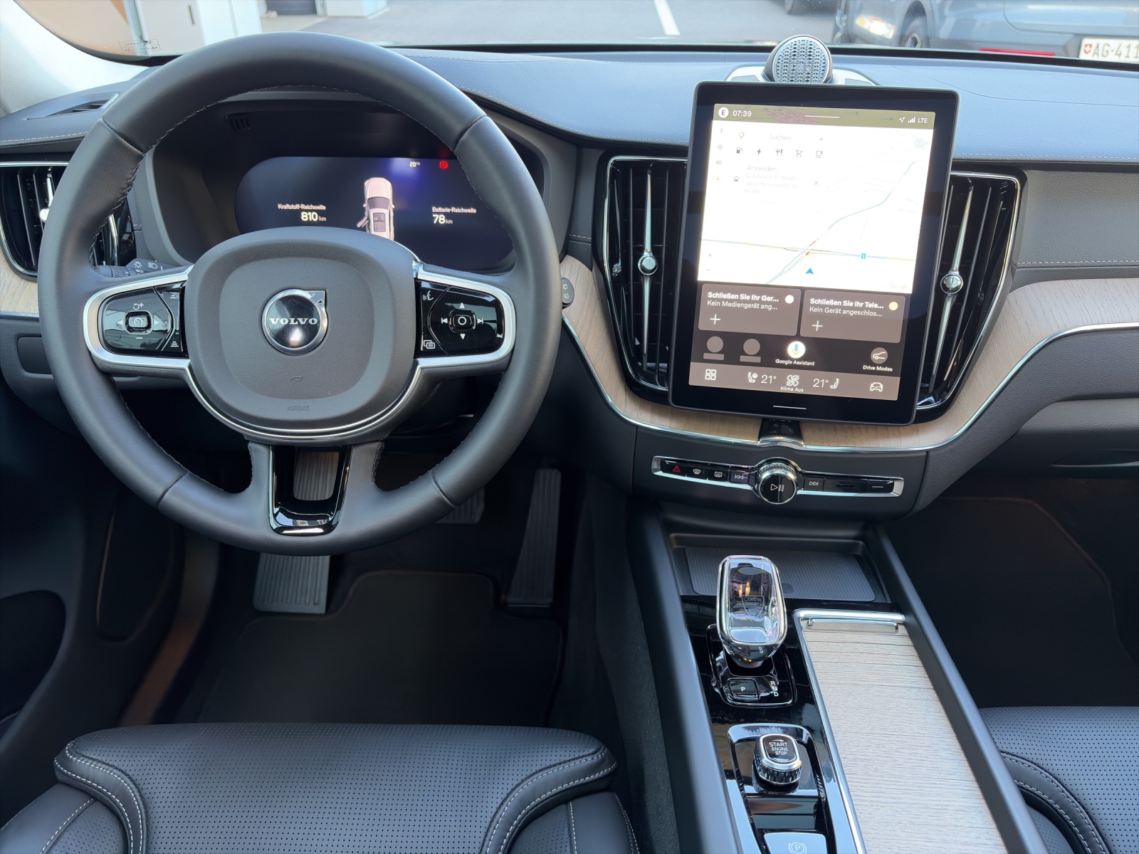 VOLVO XC60 2.0 T8 TE Ultra Dark eAWD-image-8