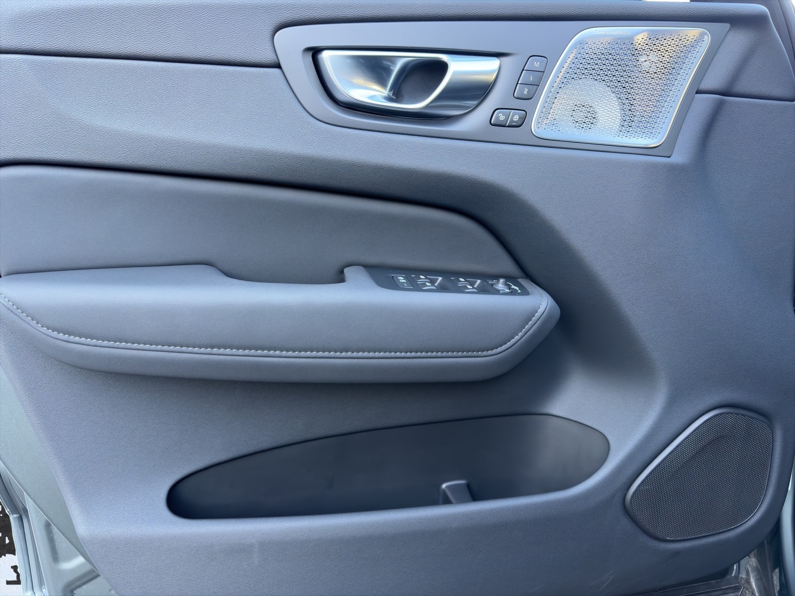 VOLVO XC60 2.0 T8 TE Ultra Dark eAWD-image-12
