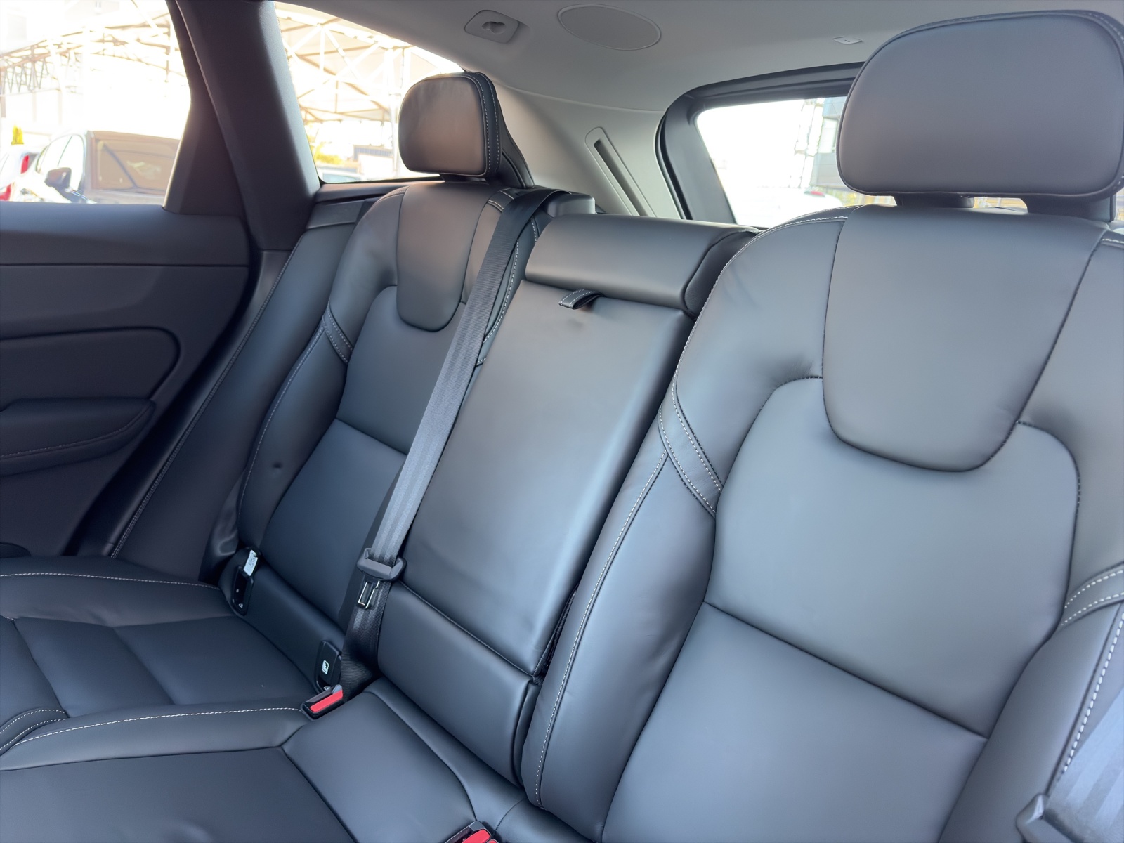 VOLVO XC60 2.0 T8 TE Ultra Dark eAWD-image-11