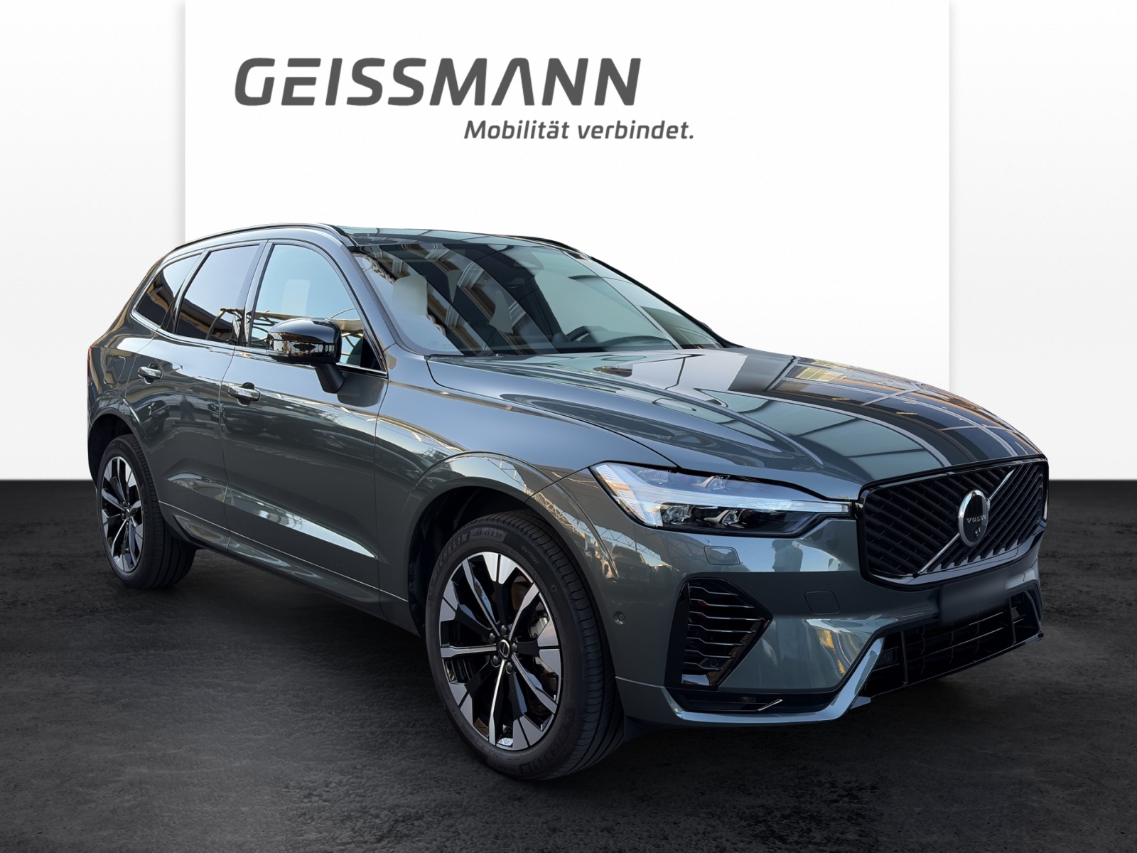 VOLVO XC60 2.0 T8 TE Ultra Dark eAWD-showroom-element-1