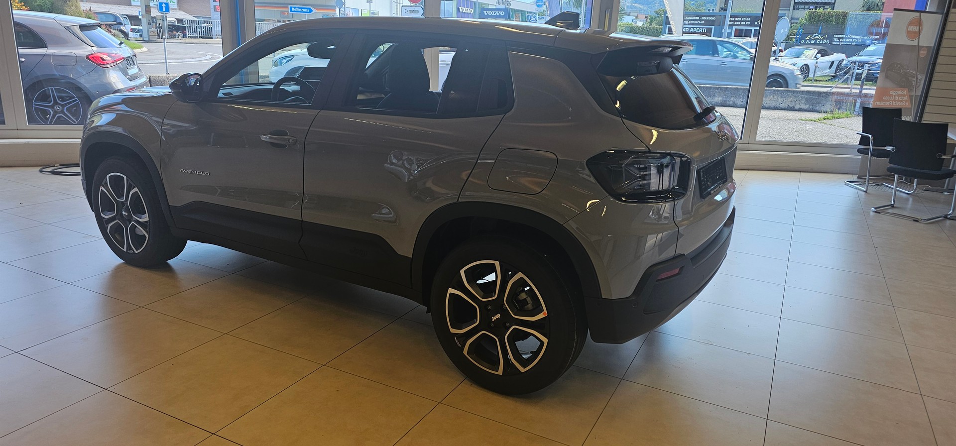 JEEP Avenger 1.2 Turbo MHEV Summit Sky-image-3