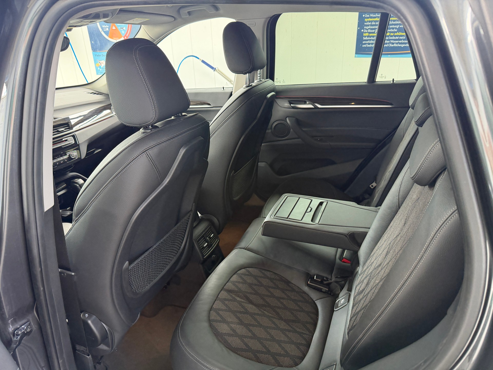 BMW X1 xDrive 20i xLine Steptronic-image-13
