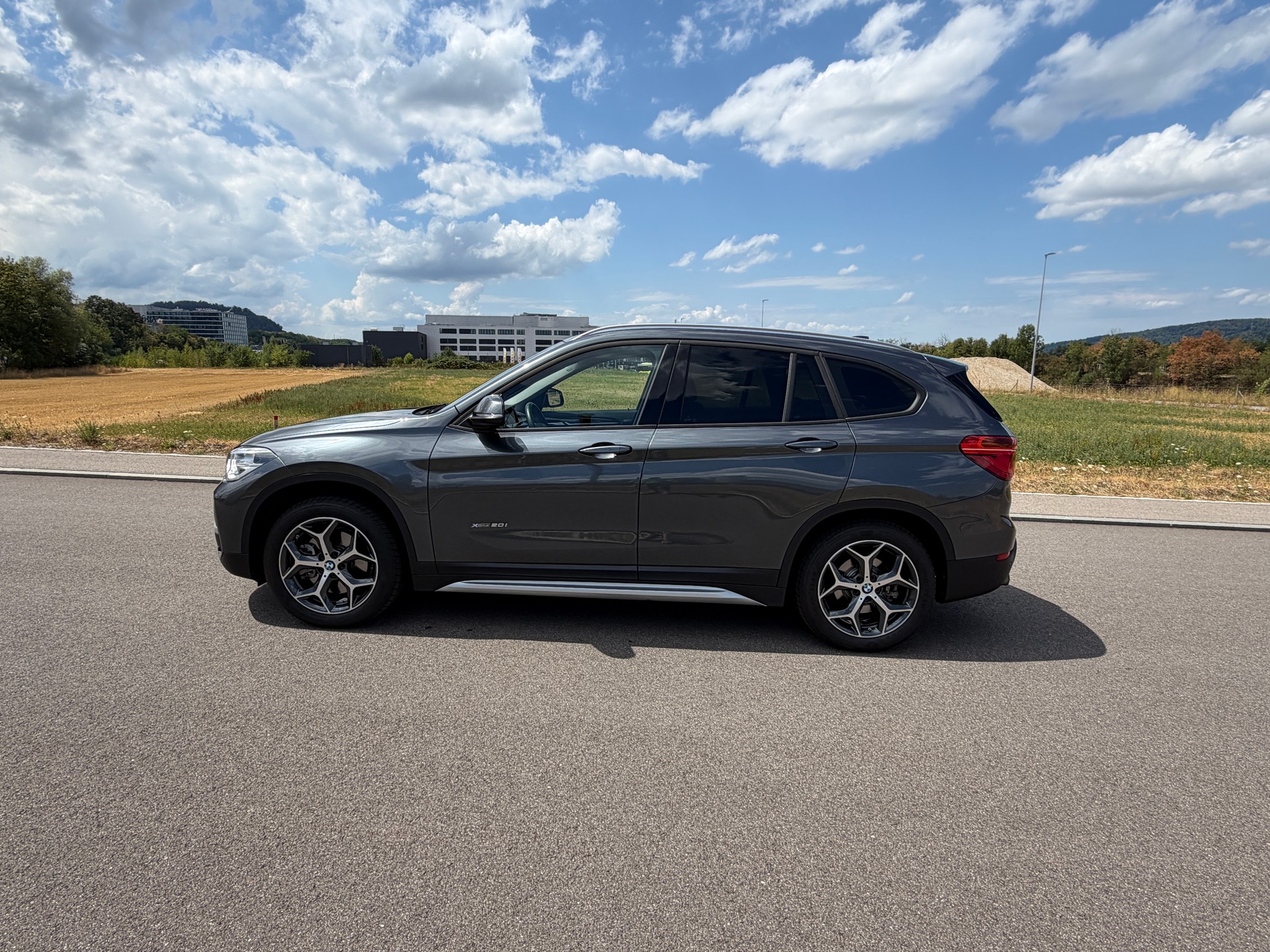 BMW X1 xDrive 20i xLine Steptronic-image-5