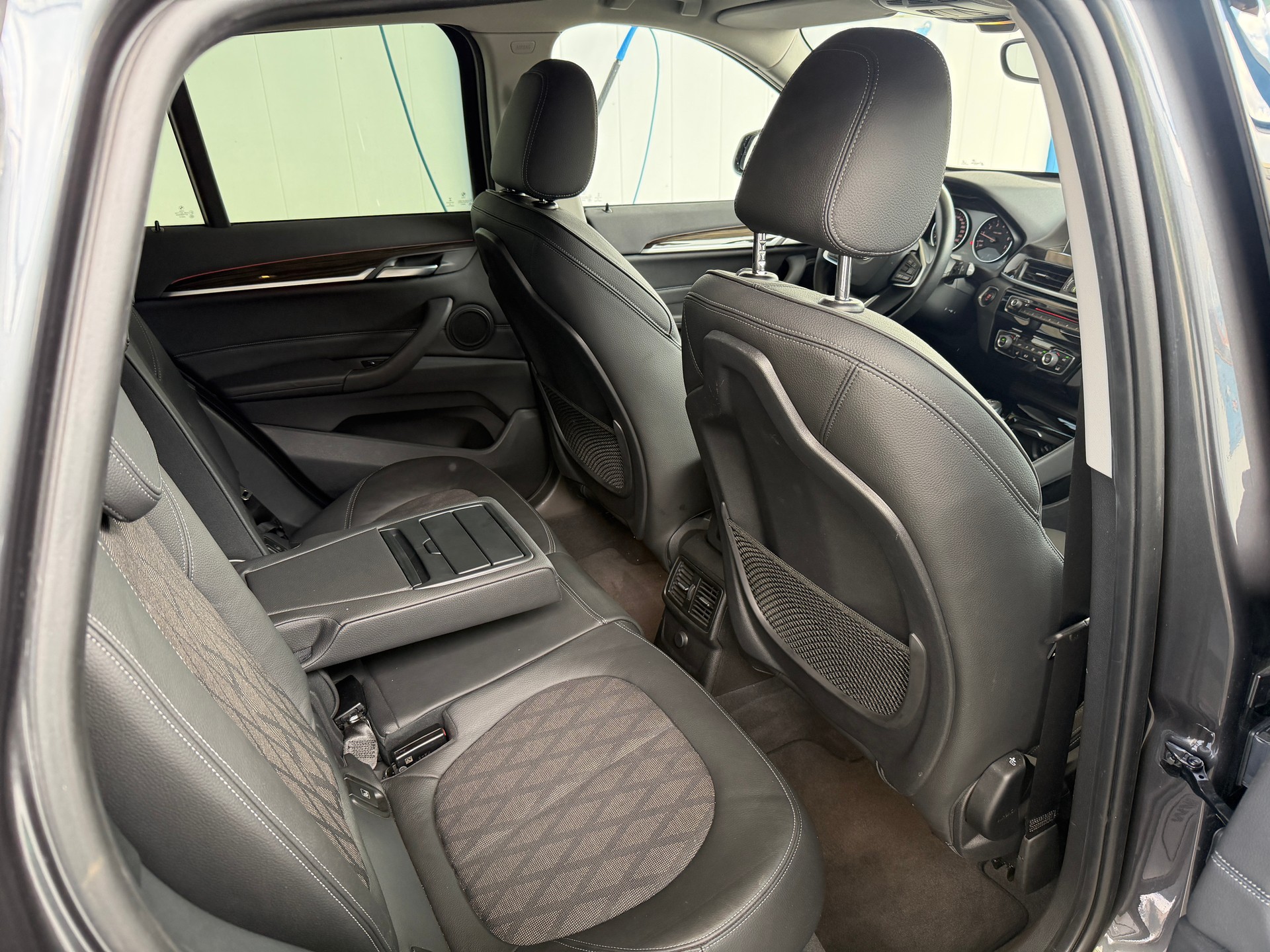BMW X1 xDrive 20i xLine Steptronic-image-14