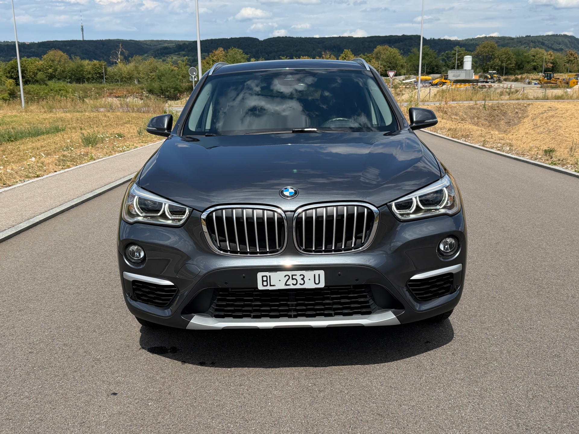 BMW X1 xDrive 20i xLine Steptronic-showroom-element-3