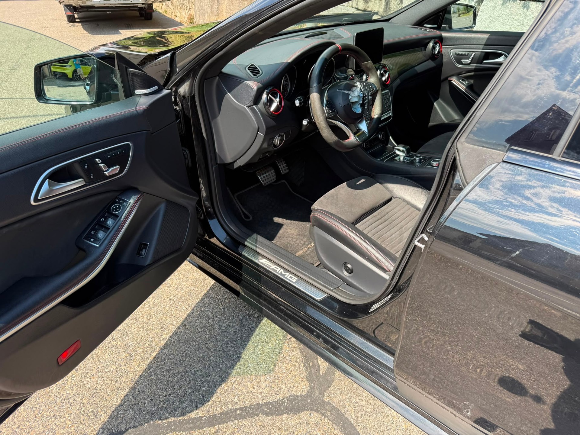 MERCEDES-BENZ CLA 45 AMG 4Matic Speedshift-image-8