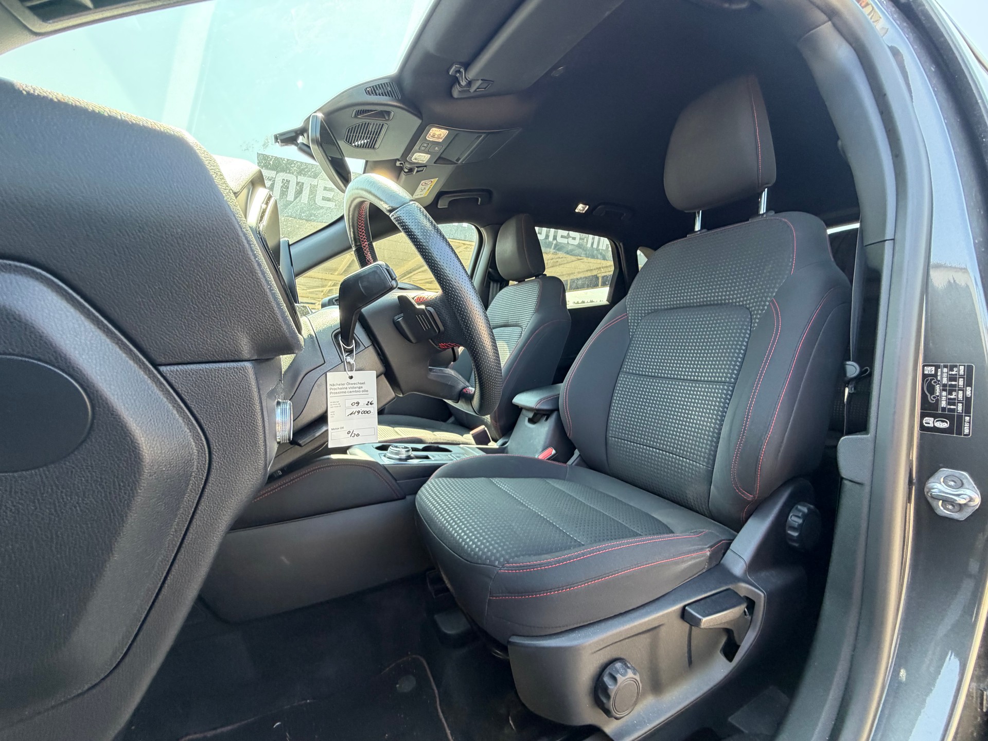 FORD Kuga 2.0 TDCi EcoBlue ST-Line X 4WD-image-12