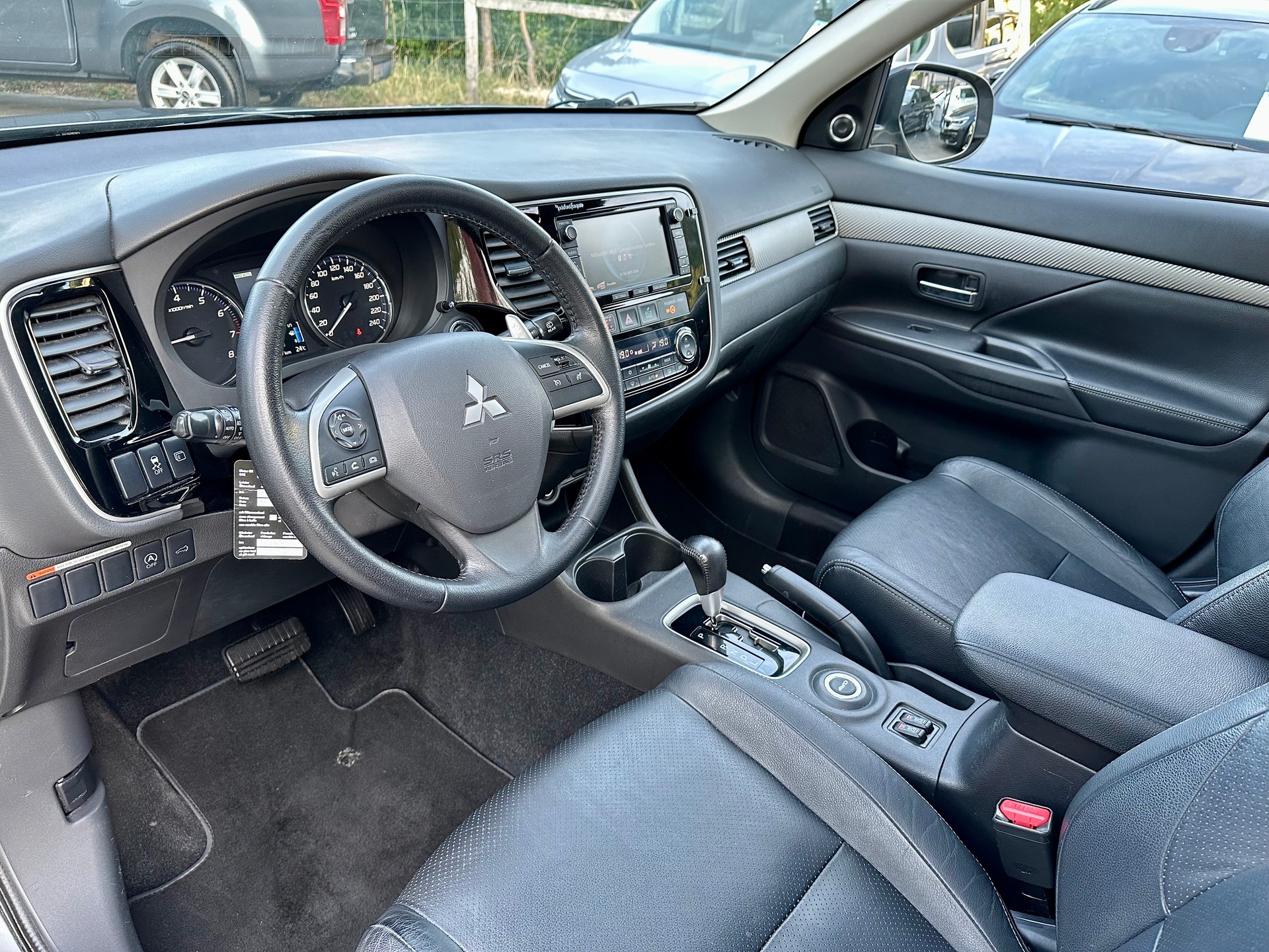 MITSUBISHI Outlander 2.0 Navigator CVT-image-8