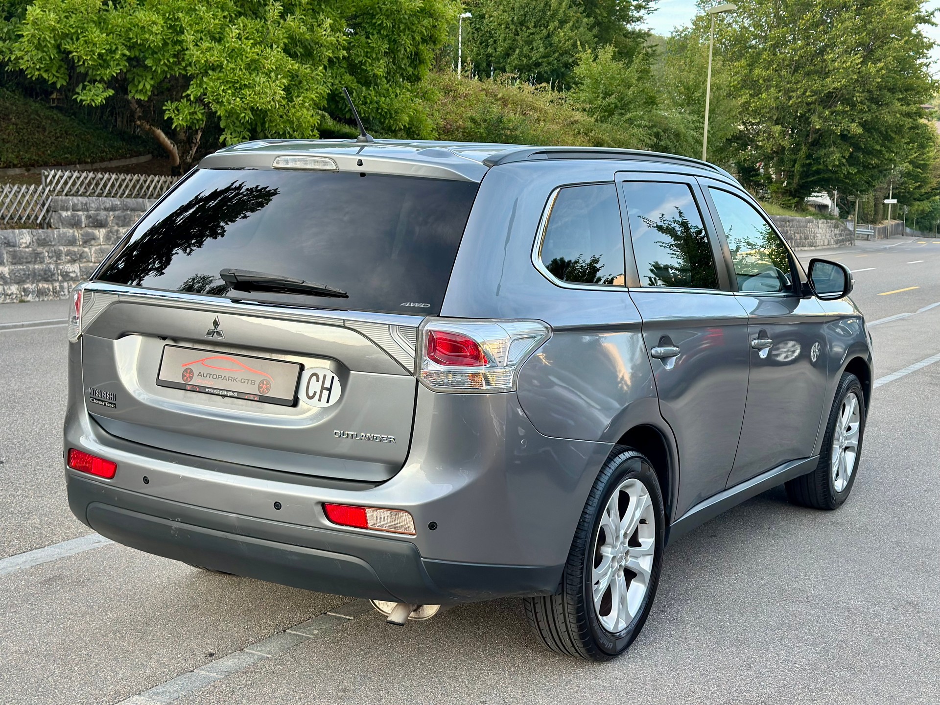 MITSUBISHI Outlander 2.0 Navigator CVT-image-6