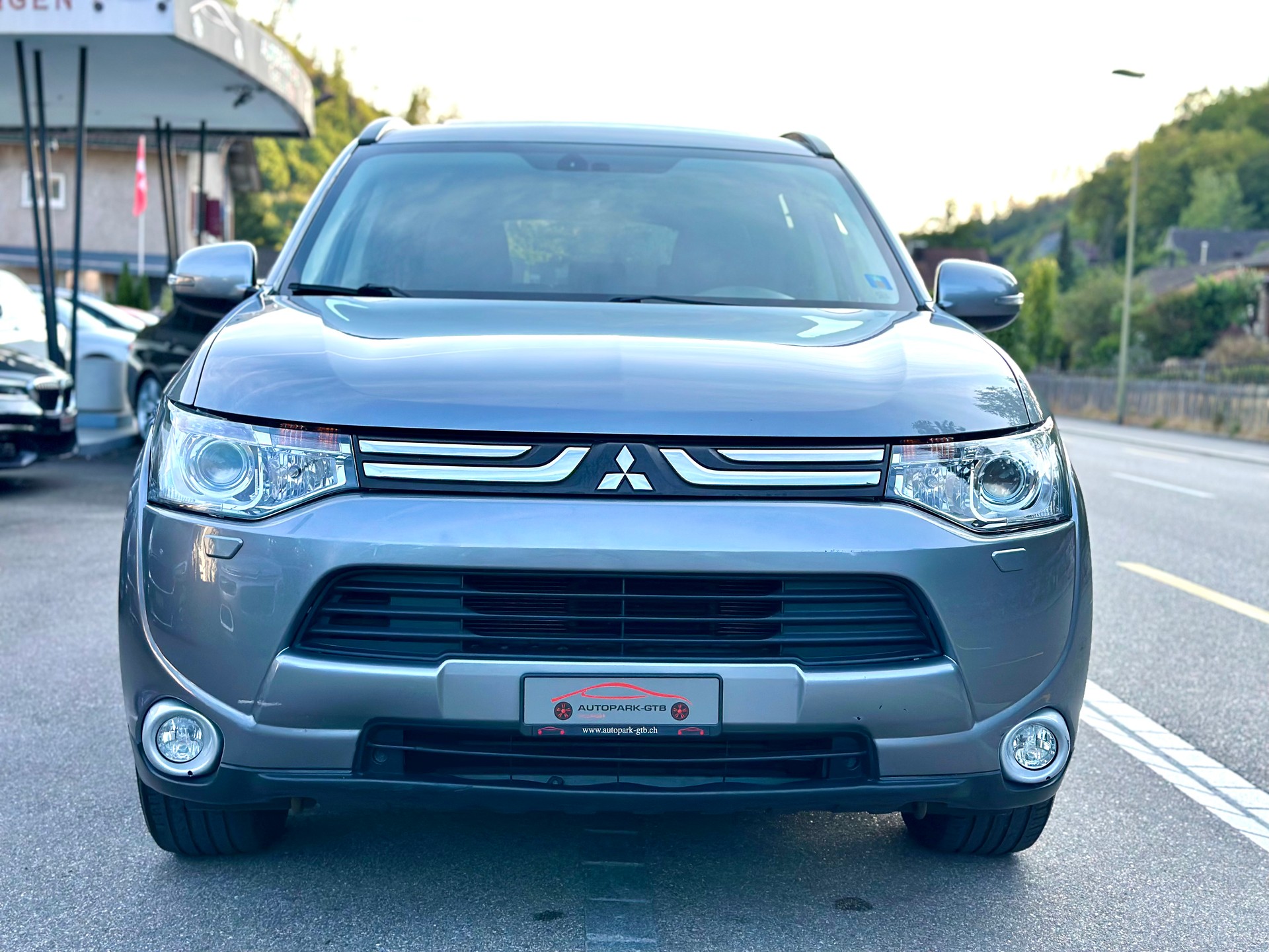 MITSUBISHI Outlander 2.0 Navigator CVT-image-2