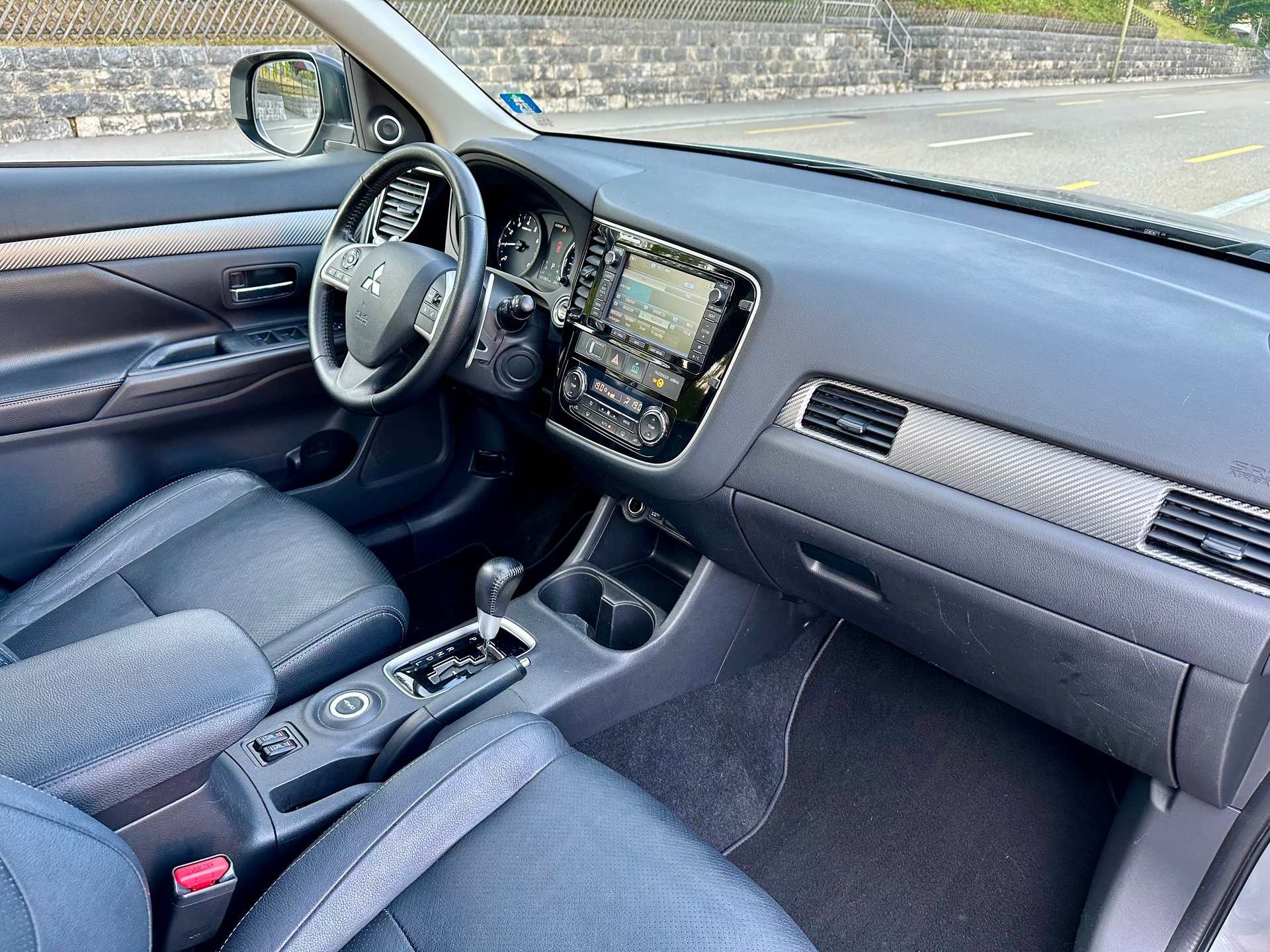 MITSUBISHI Outlander 2.0 Navigator CVT-image-10