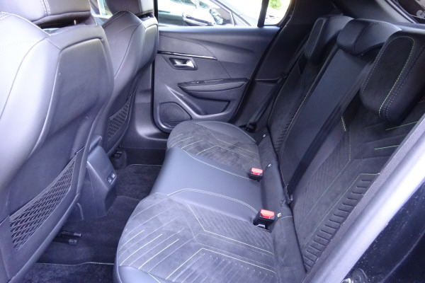 PEUGEOT 208 1.2 MHEV 145 GT-image-5