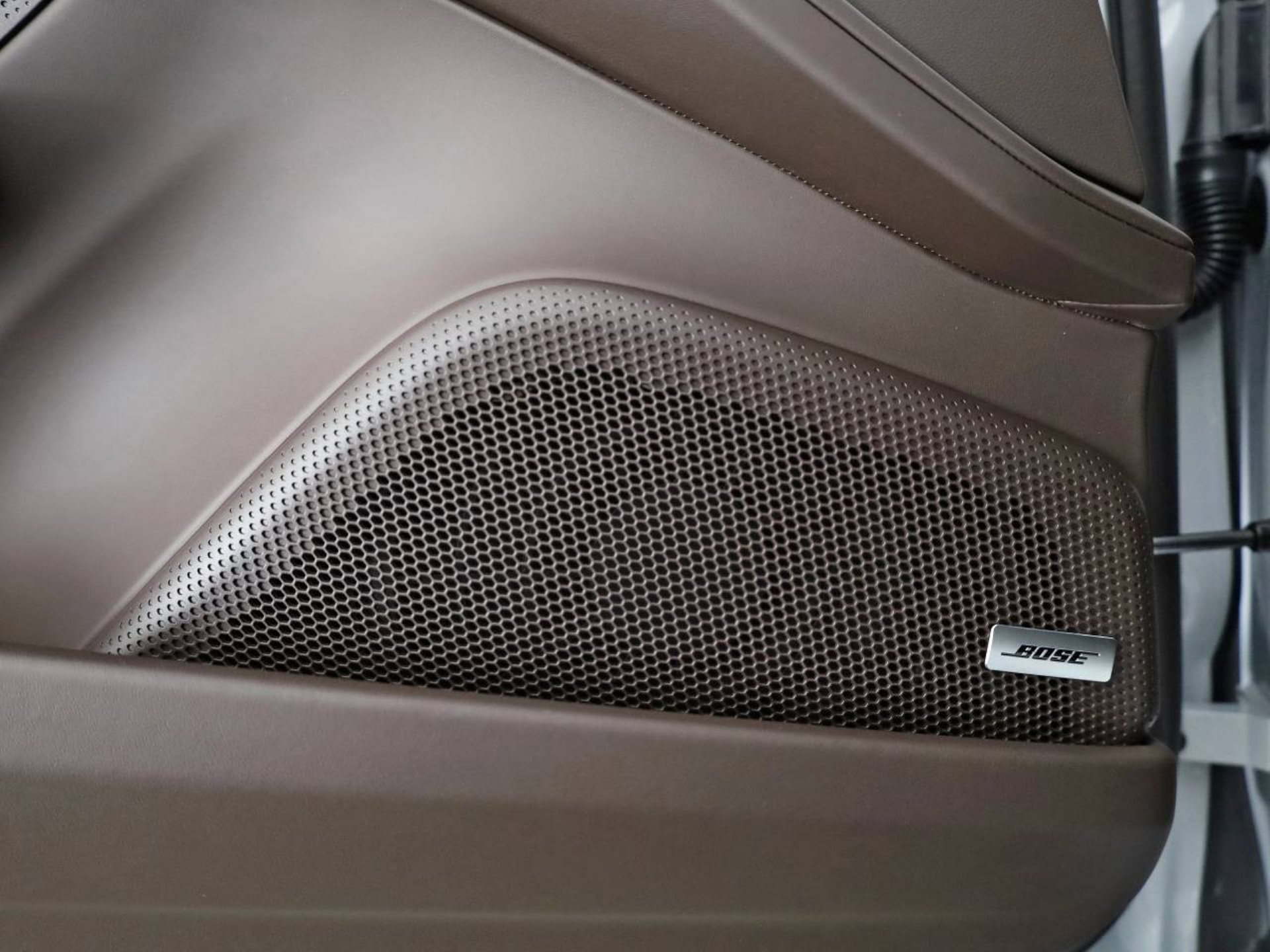 PORSCHE Panamera 4S E-Hybrid-image-13