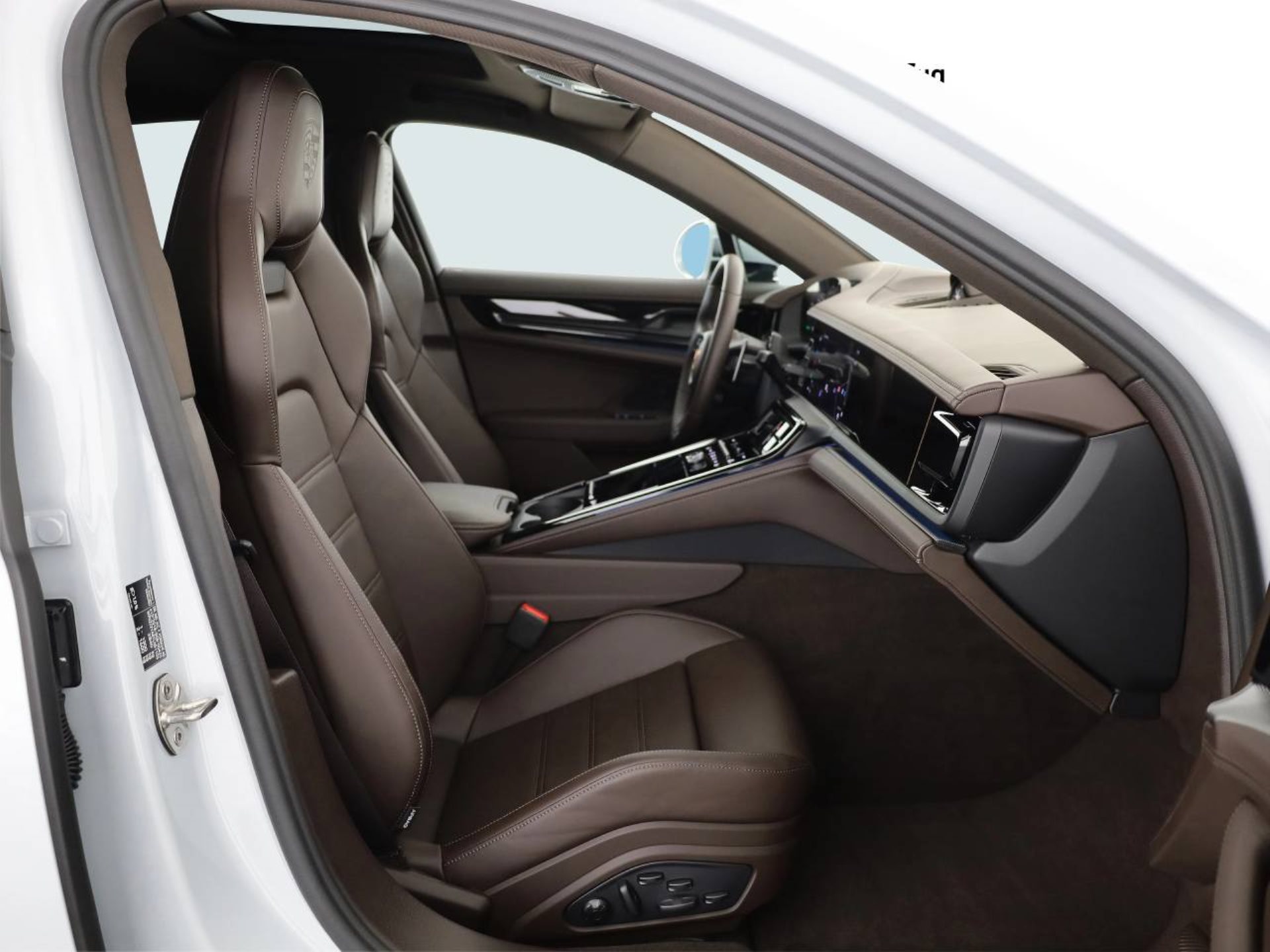 PORSCHE Panamera 4S E-Hybrid-image-9