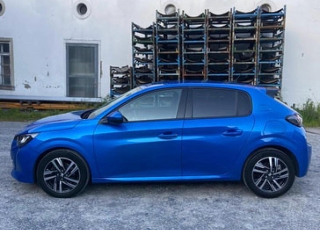 PEUGEOT 1.2 PureTech 100 Allure-image-1