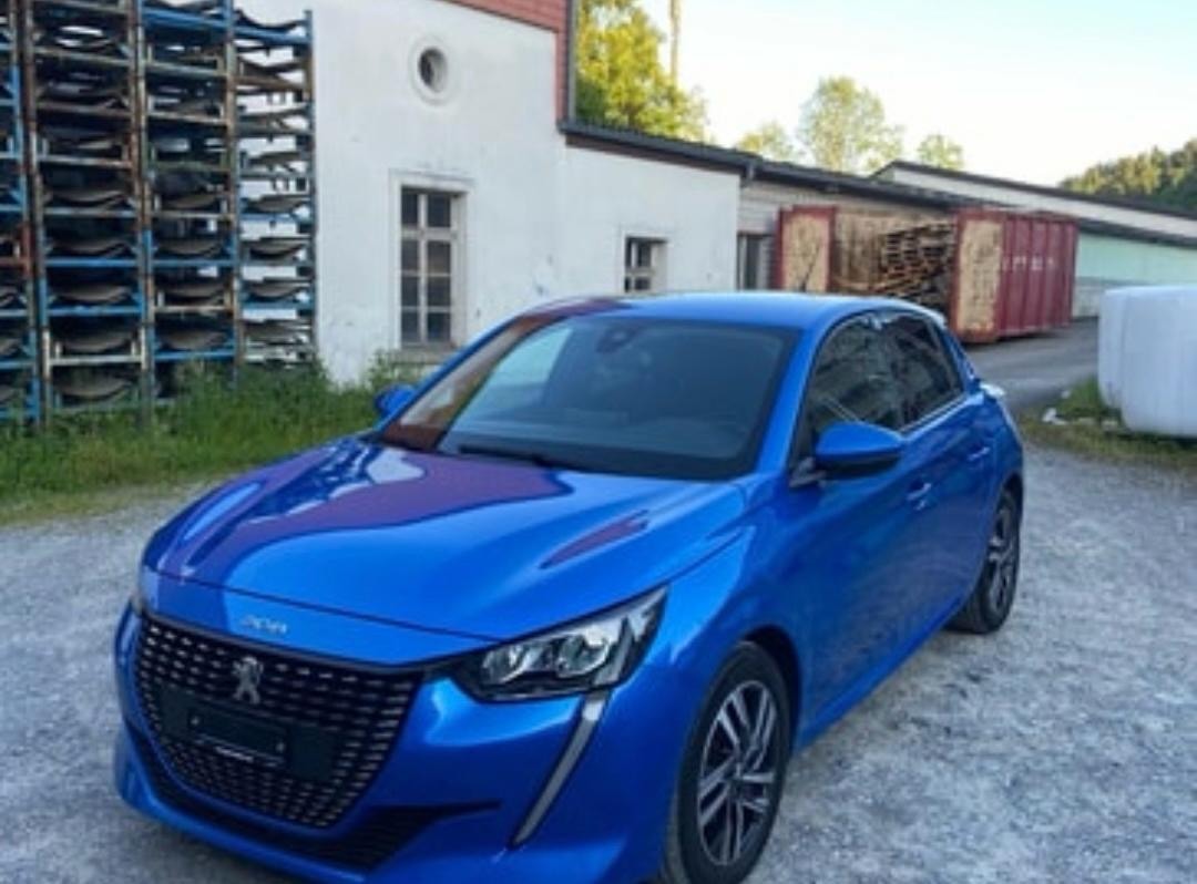 PEUGEOT 1.2 PureTech 100 Allure-image-0