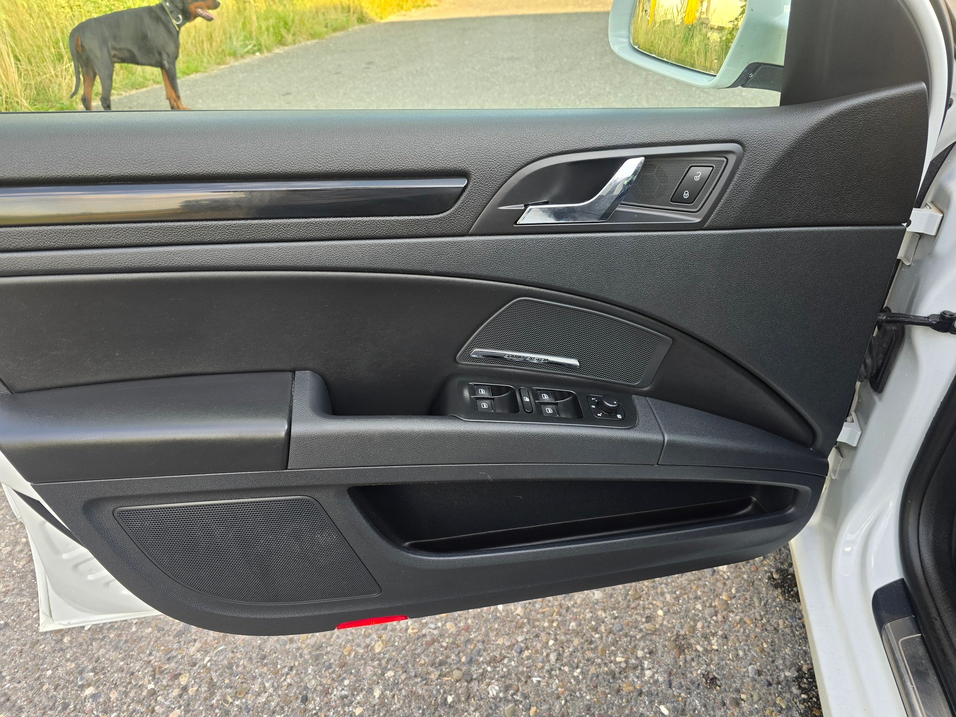 SKODA Superb Combi 2.0 TDi Elegance 4x4 DSG-image-14