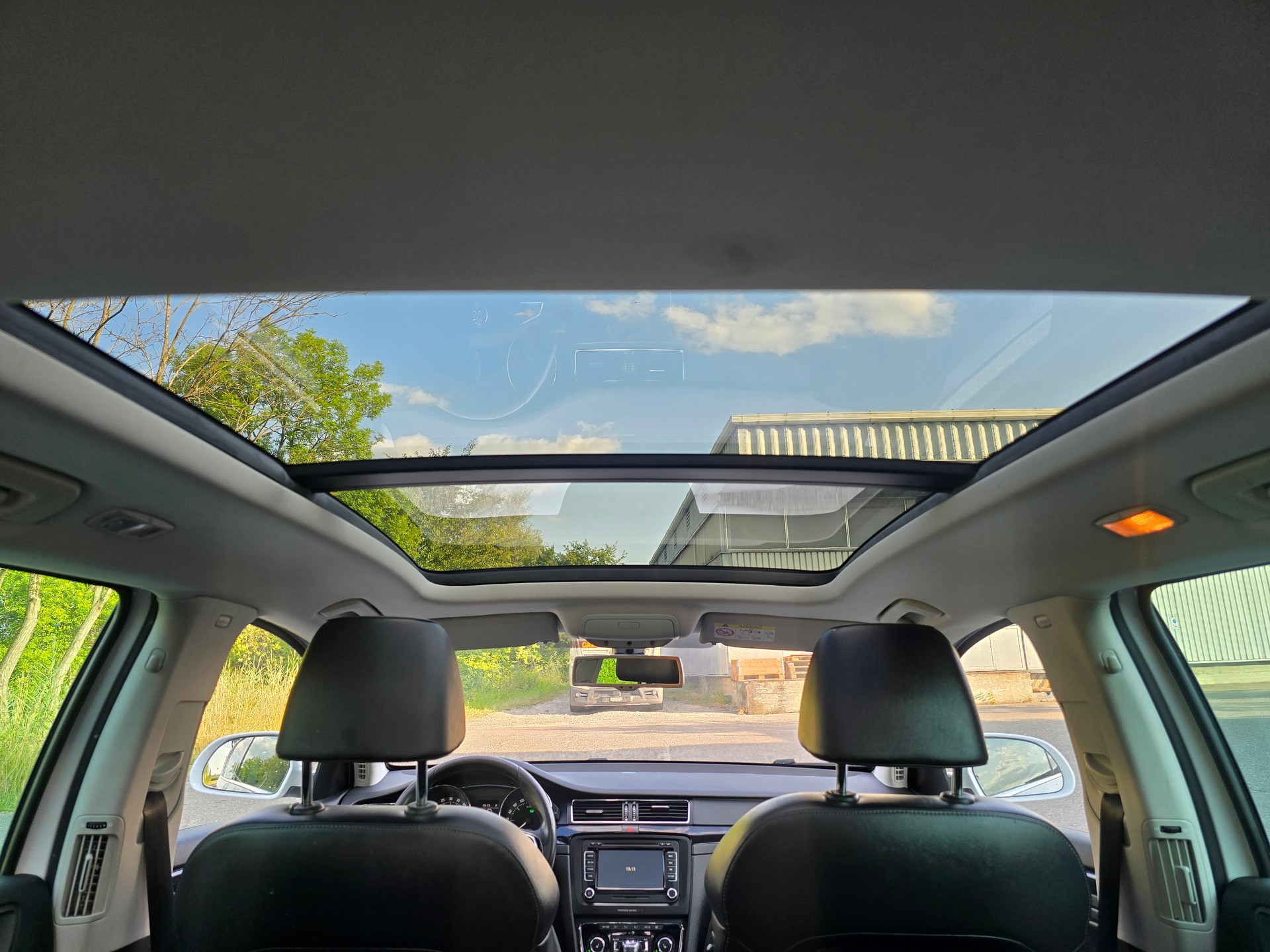SKODA Superb Combi 2.0 TDi Elegance 4x4 DSG-image-8
