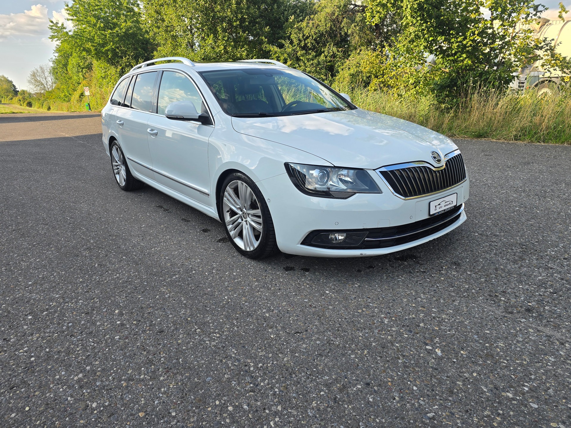 SKODA Superb Combi 2.0 TDi Elegance 4x4 DSG-image-2