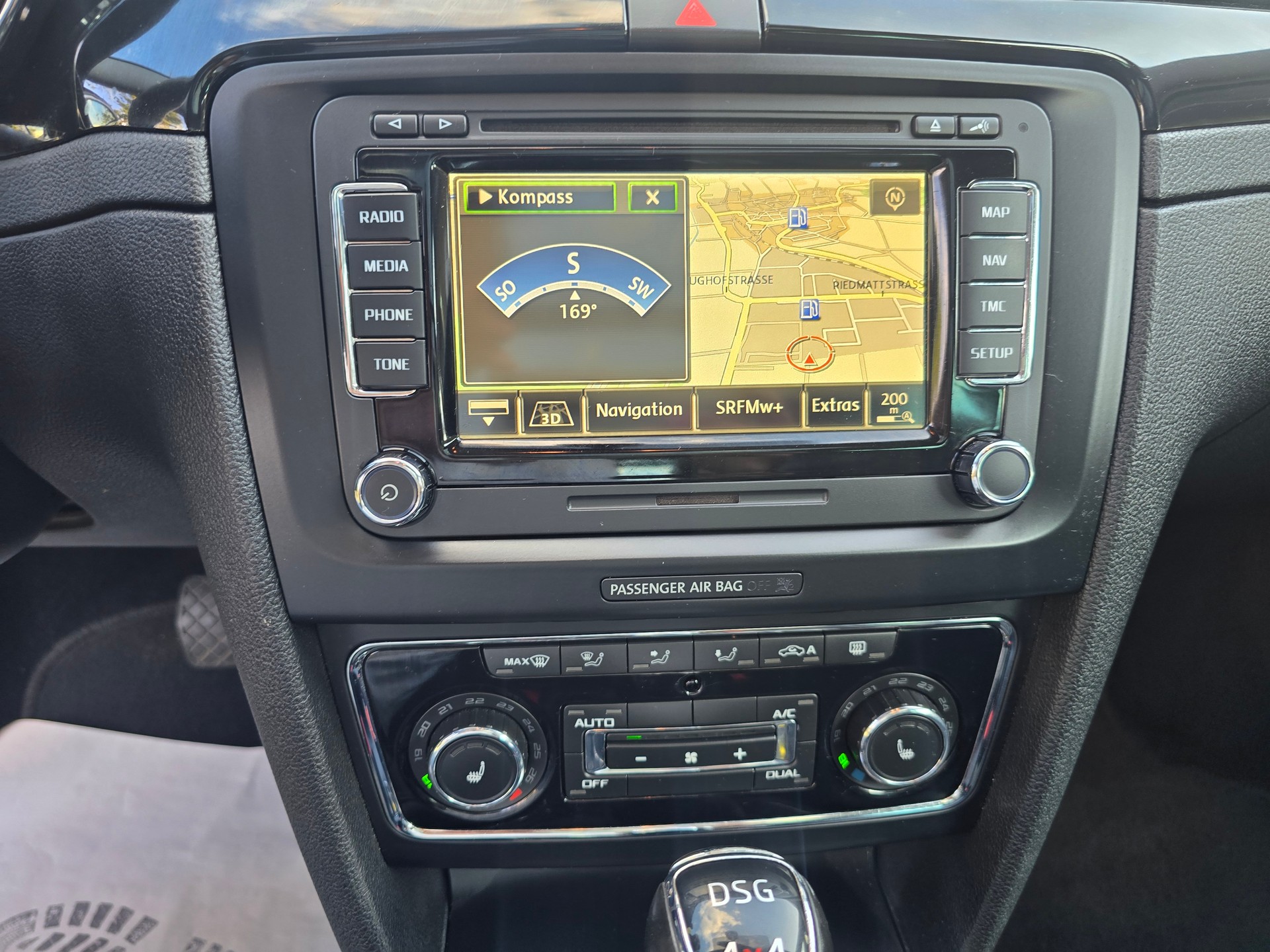 SKODA Superb Combi 2.0 TDi Elegance 4x4 DSG-image-23