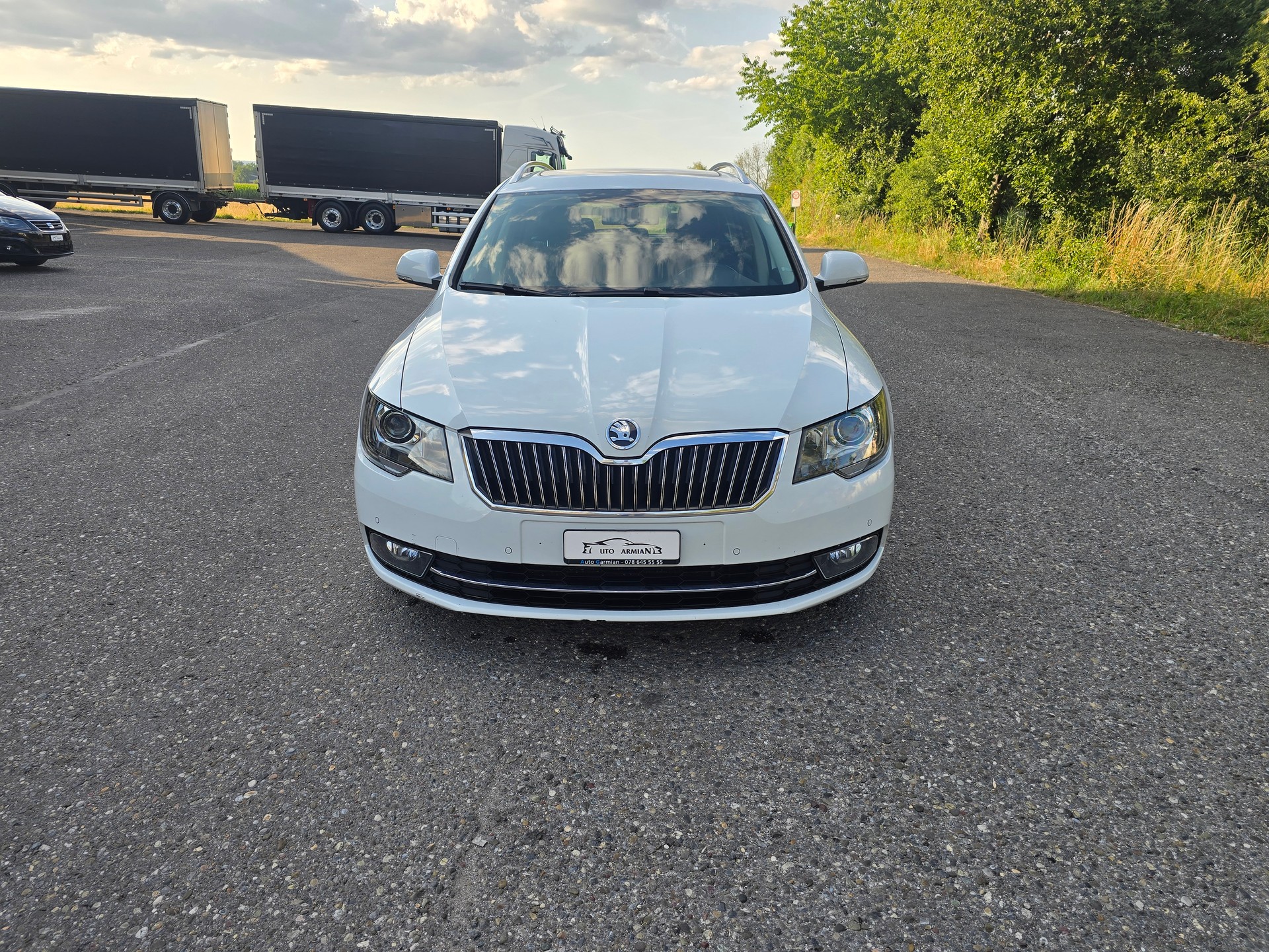 SKODA Superb Combi 2.0 TDi Elegance 4x4 DSG-image-0