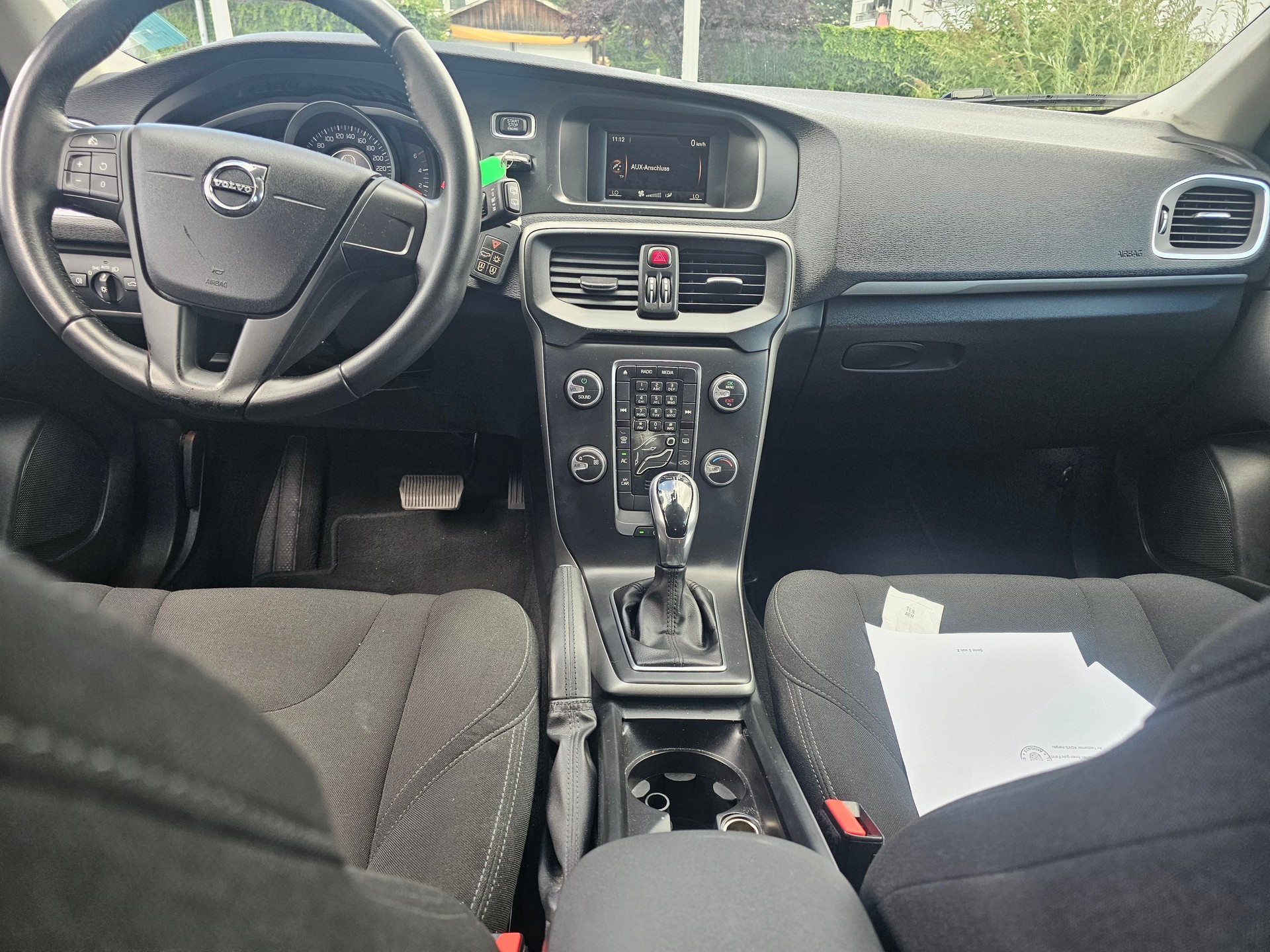 VOLVO V40 D3 Kinetic Geartronic-image-9