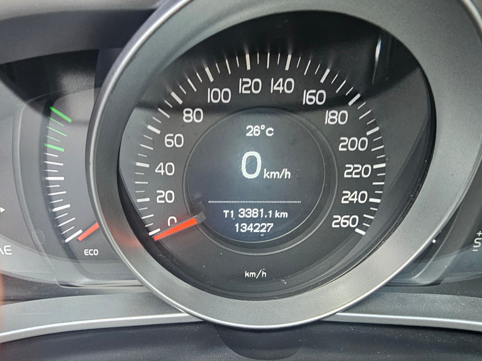 VOLVO V40 D3 Kinetic Geartronic-image-10