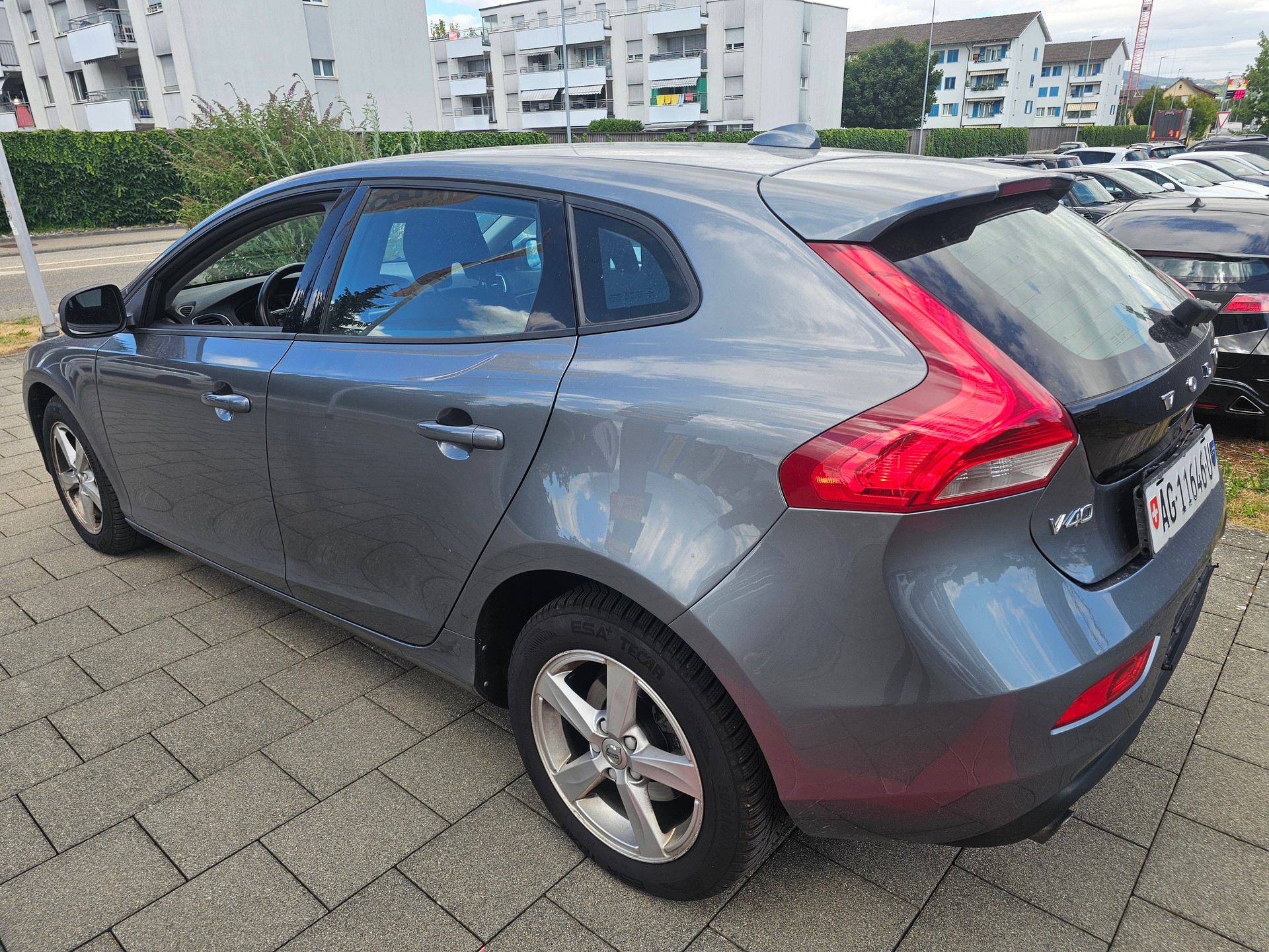 VOLVO V40 D3 Kinetic Geartronic-image-4
