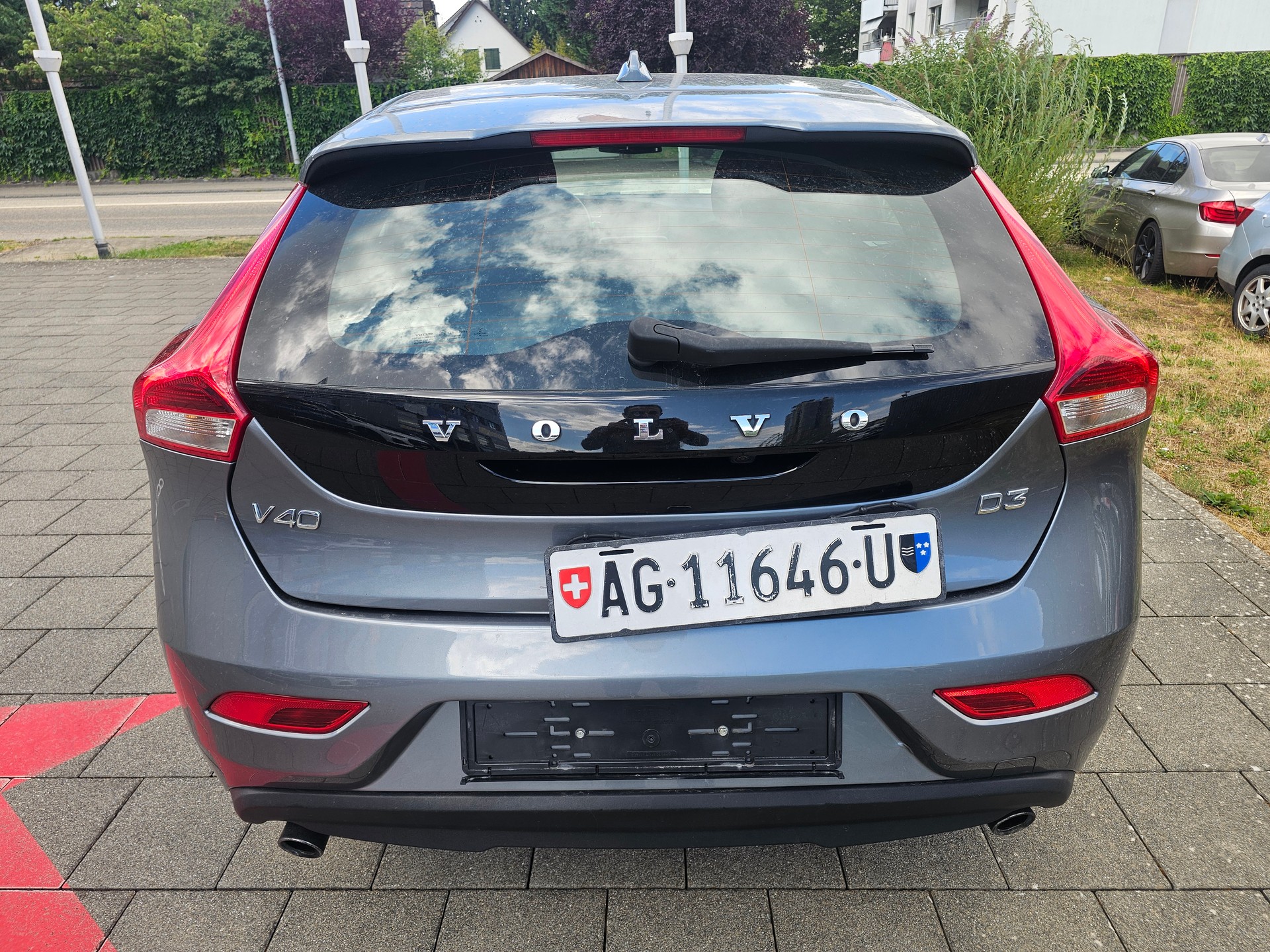 VOLVO V40 D3 Kinetic Geartronic-image-7