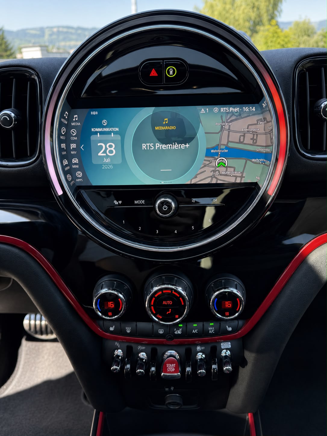 MINI Countryman John Cooper Works ALL4 Steptronic / Ch-Auto / Panoramadach / Driving Assistant / Harman-Kardon /-image-17