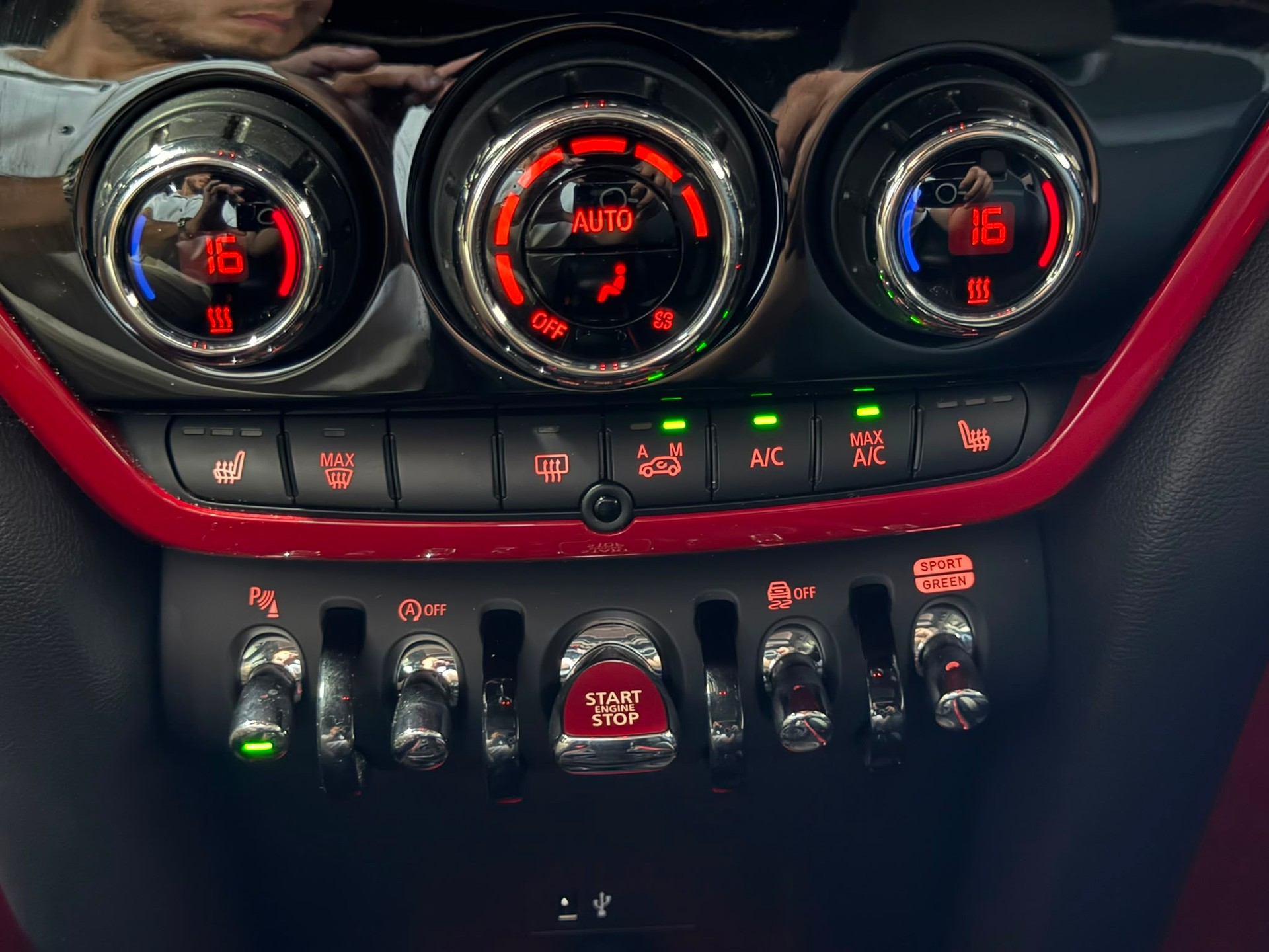 MINI Countryman John Cooper Works ALL4 Steptronic / Ch-Auto / Panoramadach / Driving Assistant / Harman-Kardon /-image-18