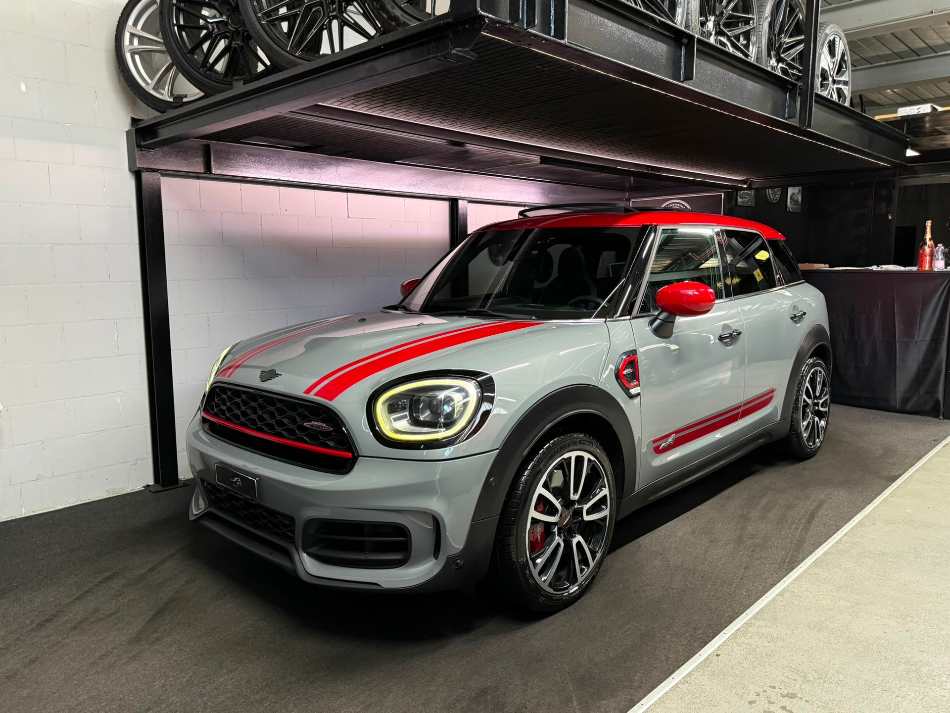 MINI Countryman John Cooper Works ALL4 Steptronic / Ch-Auto / Panoramadach / Driving Assistant / Harman-Kardon /-image-0