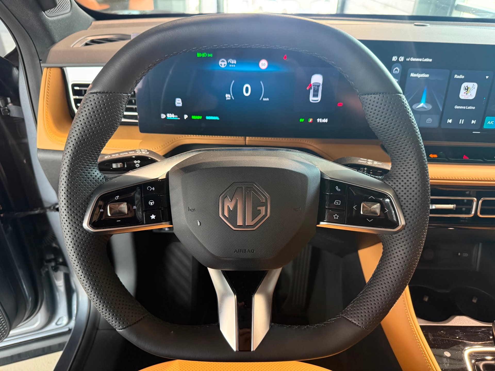 MG HS 1.5 T HEV Luxury-image-14