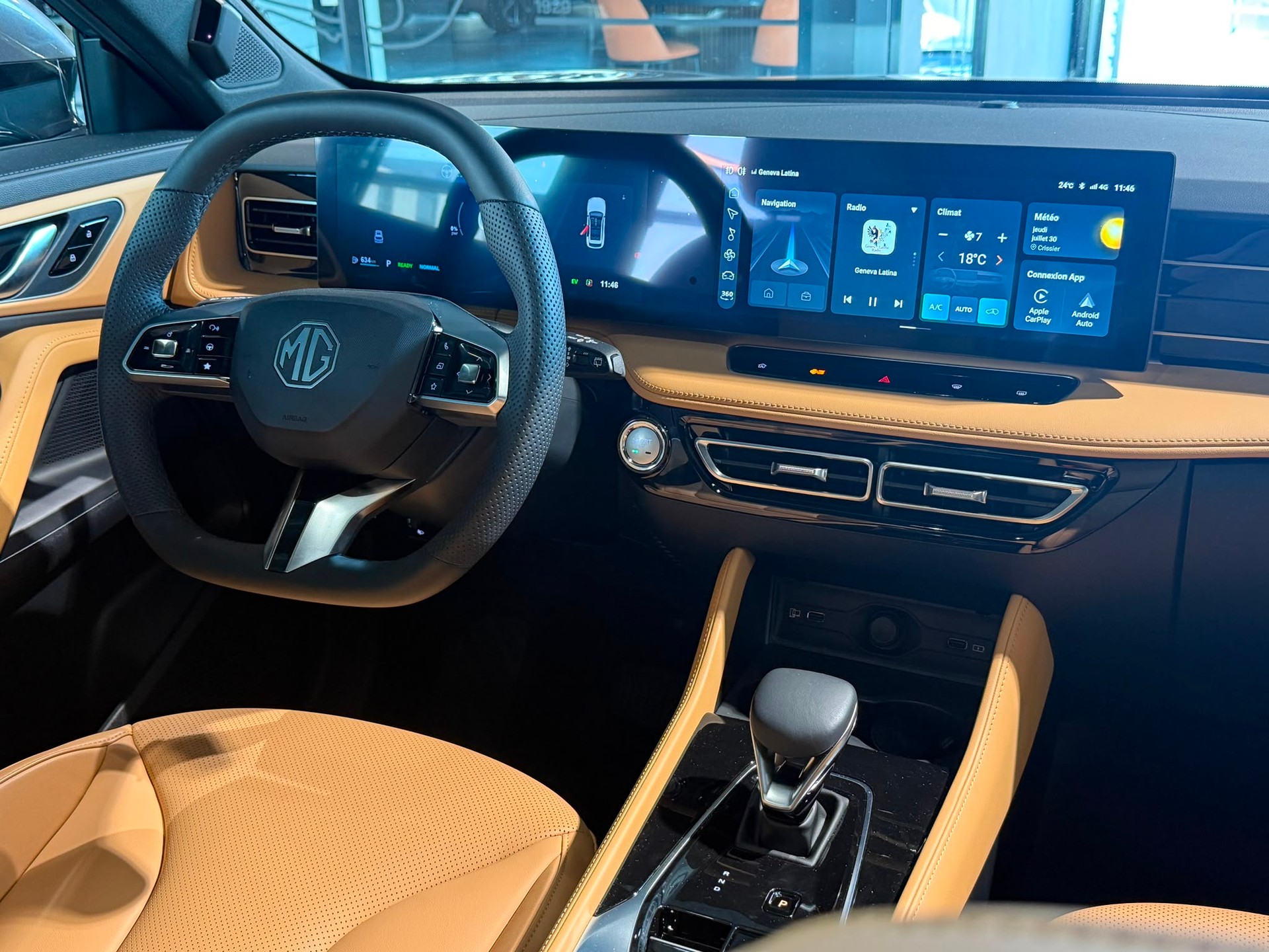 MG HS 1.5 T HEV Luxury-image-13